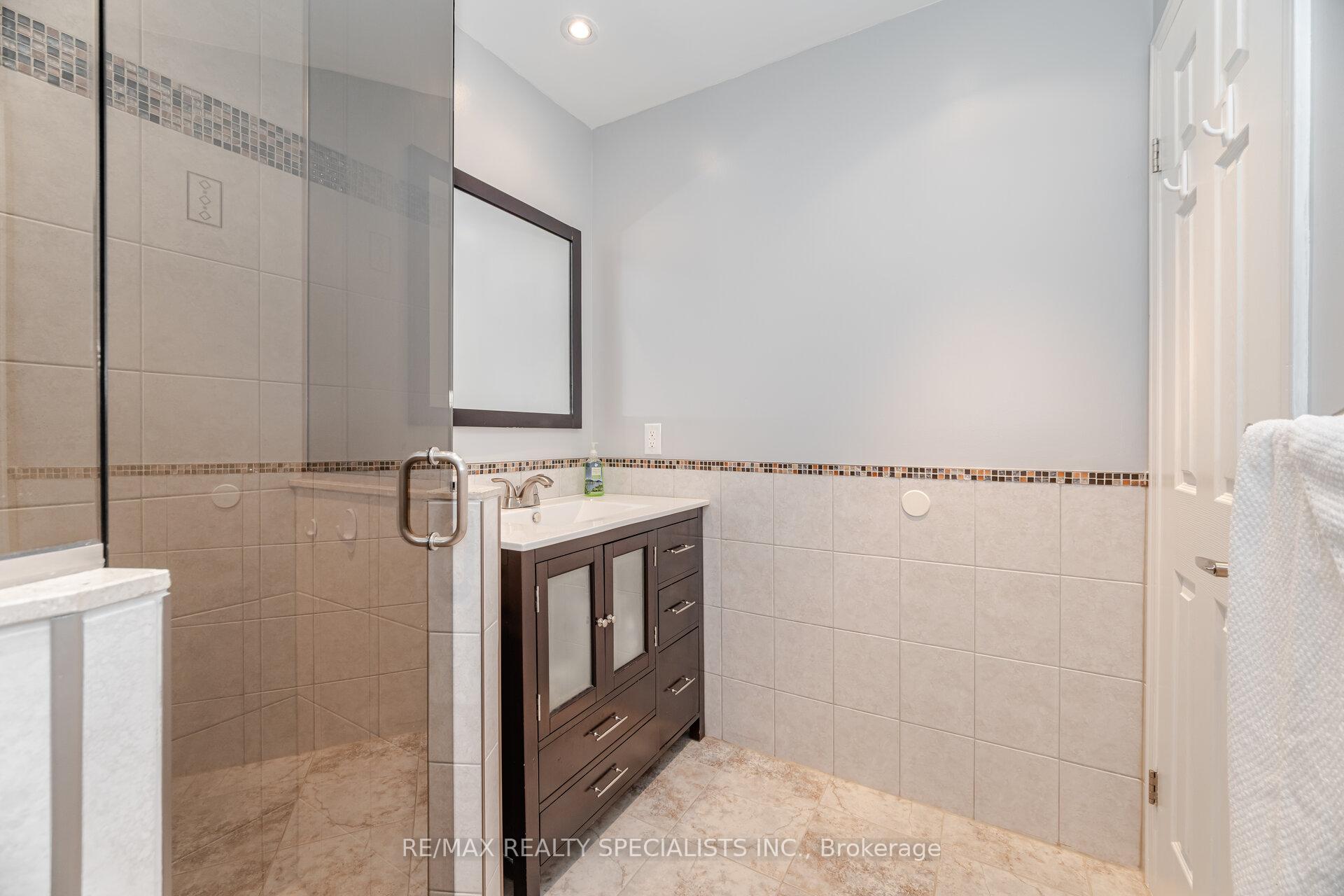 Photo 38 of 325 Kingsview Drive, Caledon, Bolton North — HOMEH