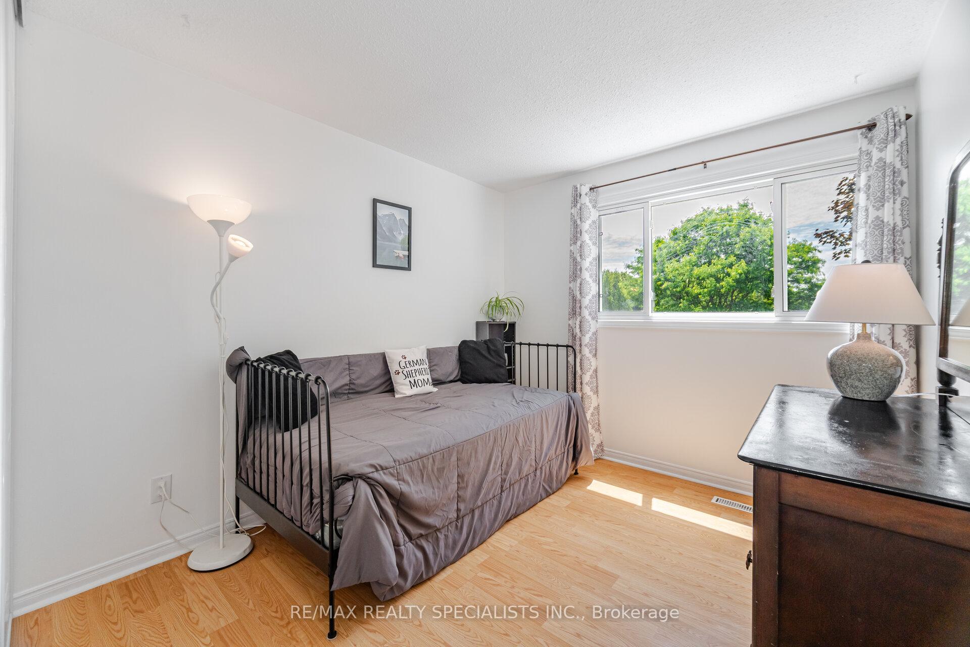 Photo 13 of 325 Kingsview Drive, Caledon, Bolton North — HOMEH