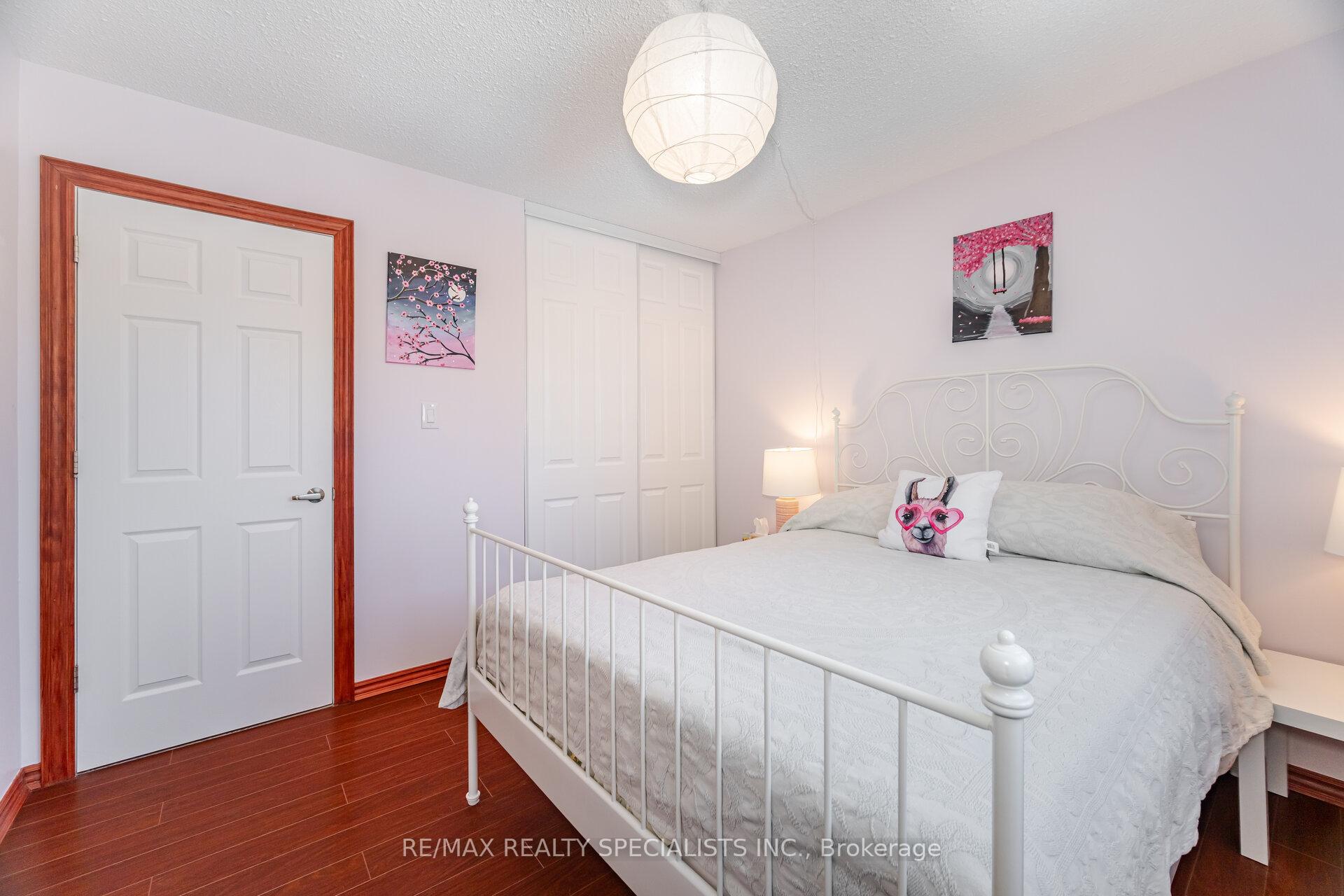 Photo 7 of 325 Kingsview Drive, Caledon, Bolton North — HOMEH