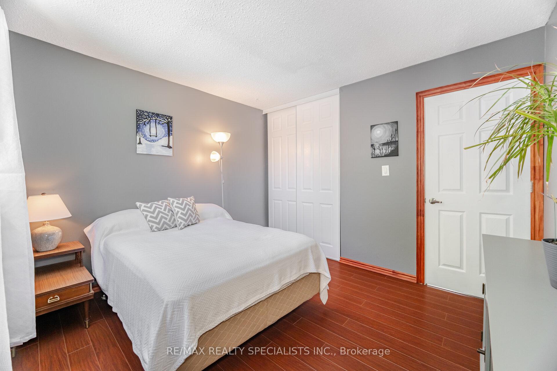 Photo 23 of 325 Kingsview Drive, Caledon, Bolton North — HOMEH