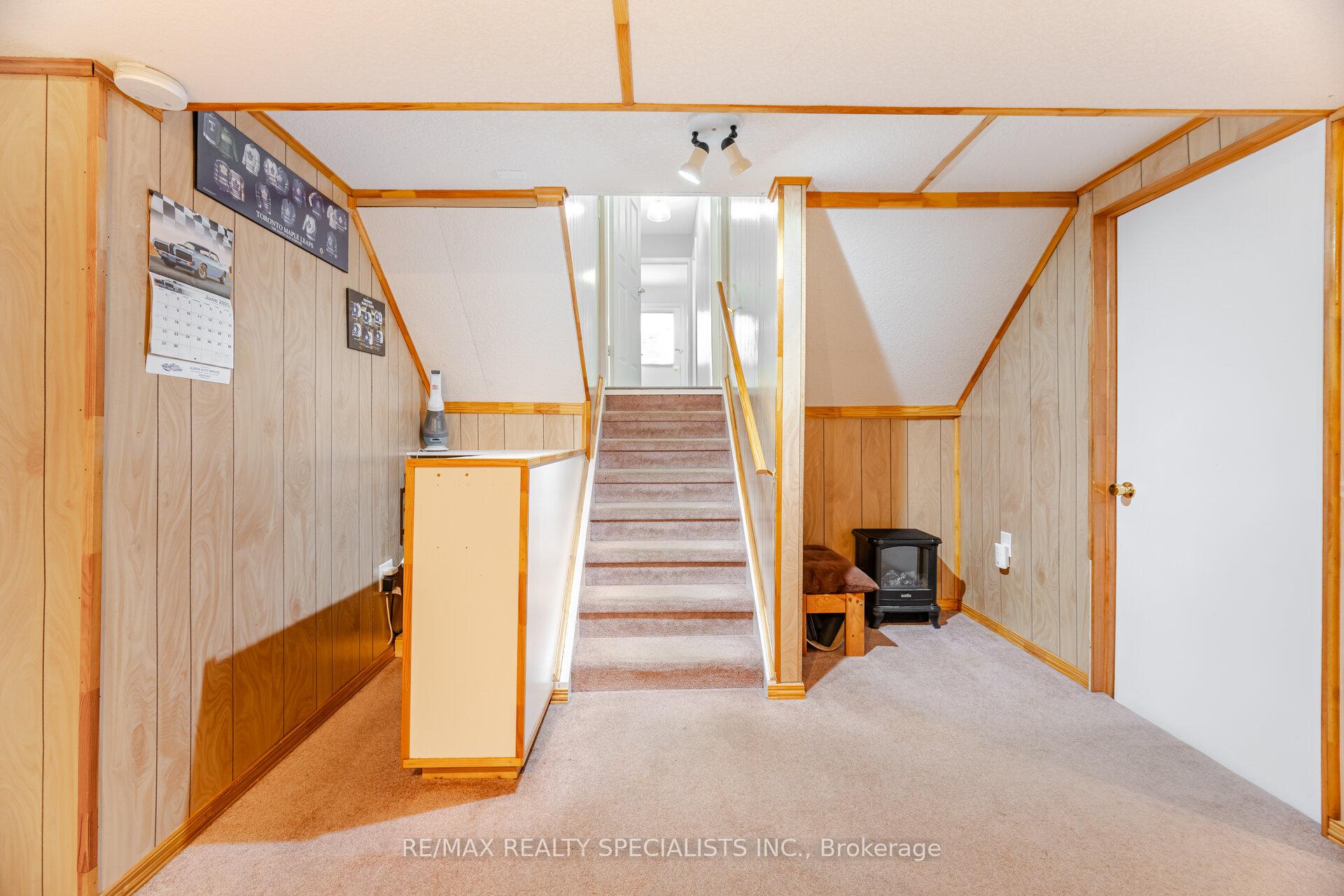 Photo 40 of 325 Kingsview Drive, Caledon, Bolton North — HOMEH