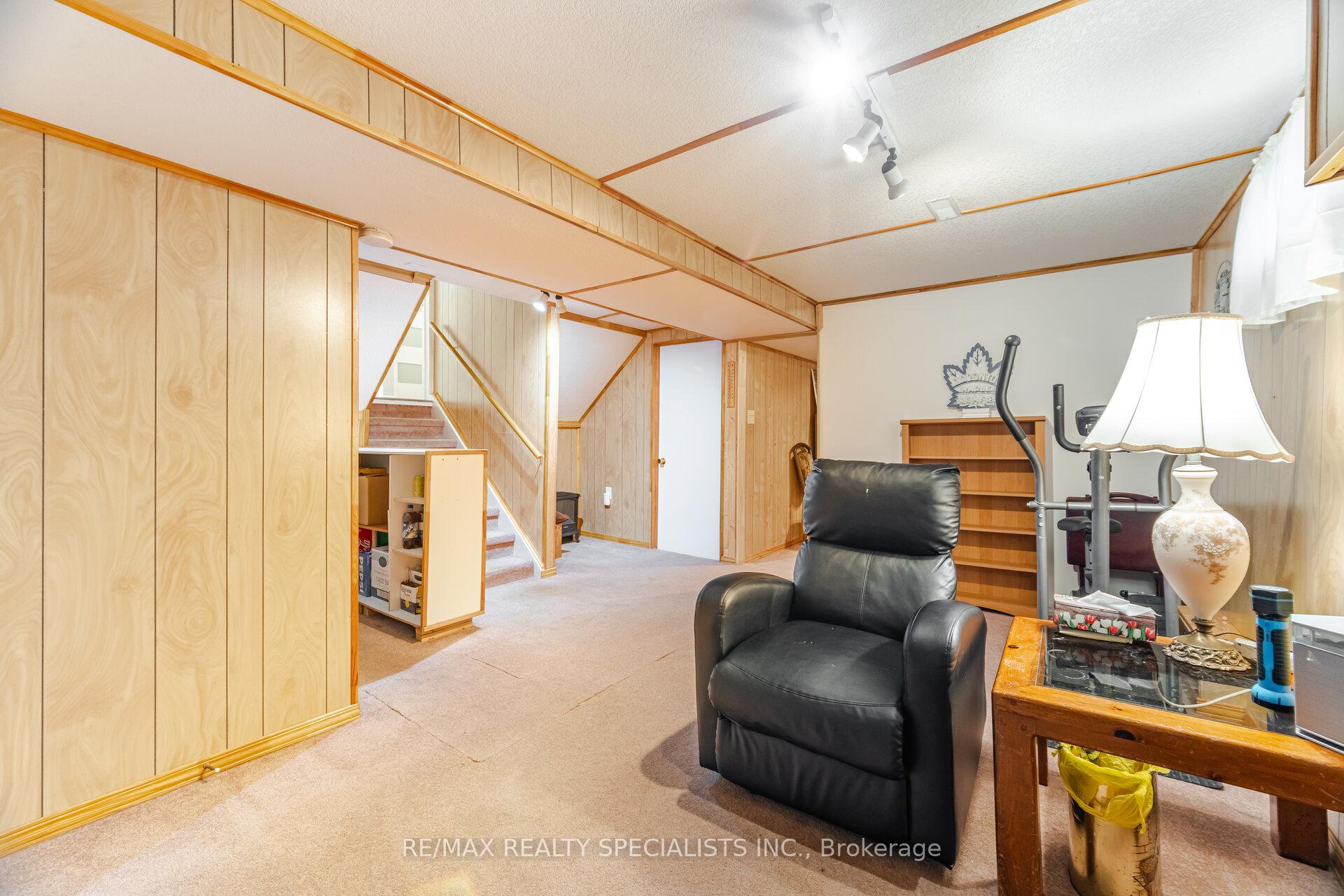 Photo 21 of 325 Kingsview Drive, Caledon, Bolton North — HOMEH