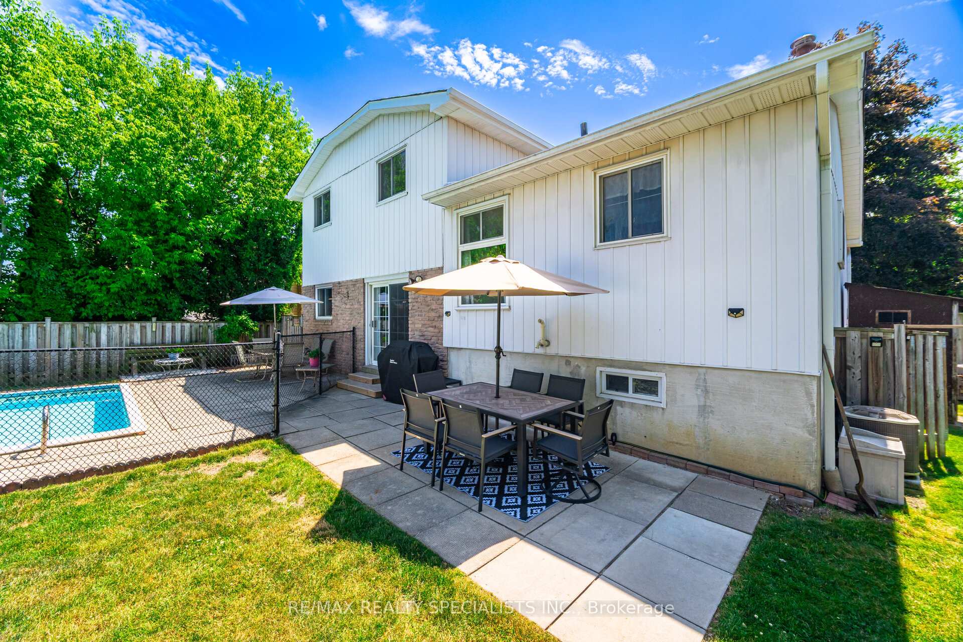 Photo 19 of 325 Kingsview Drive, Caledon, Bolton North — HOMEH