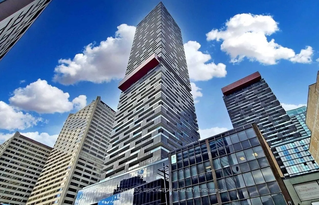 Front of Unit 5410, 8 Eglinton Avenue