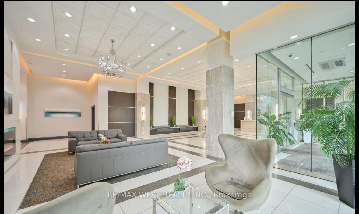 Photo 4 of Unit 327, 7161 Yonge Street, Markham, Grandview — HOMEH
