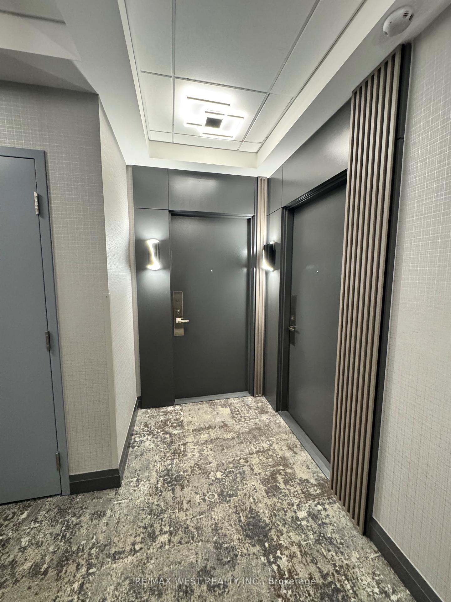 Photo 8 of Unit 327, 7161 Yonge Street, Markham, Grandview — HOMEH