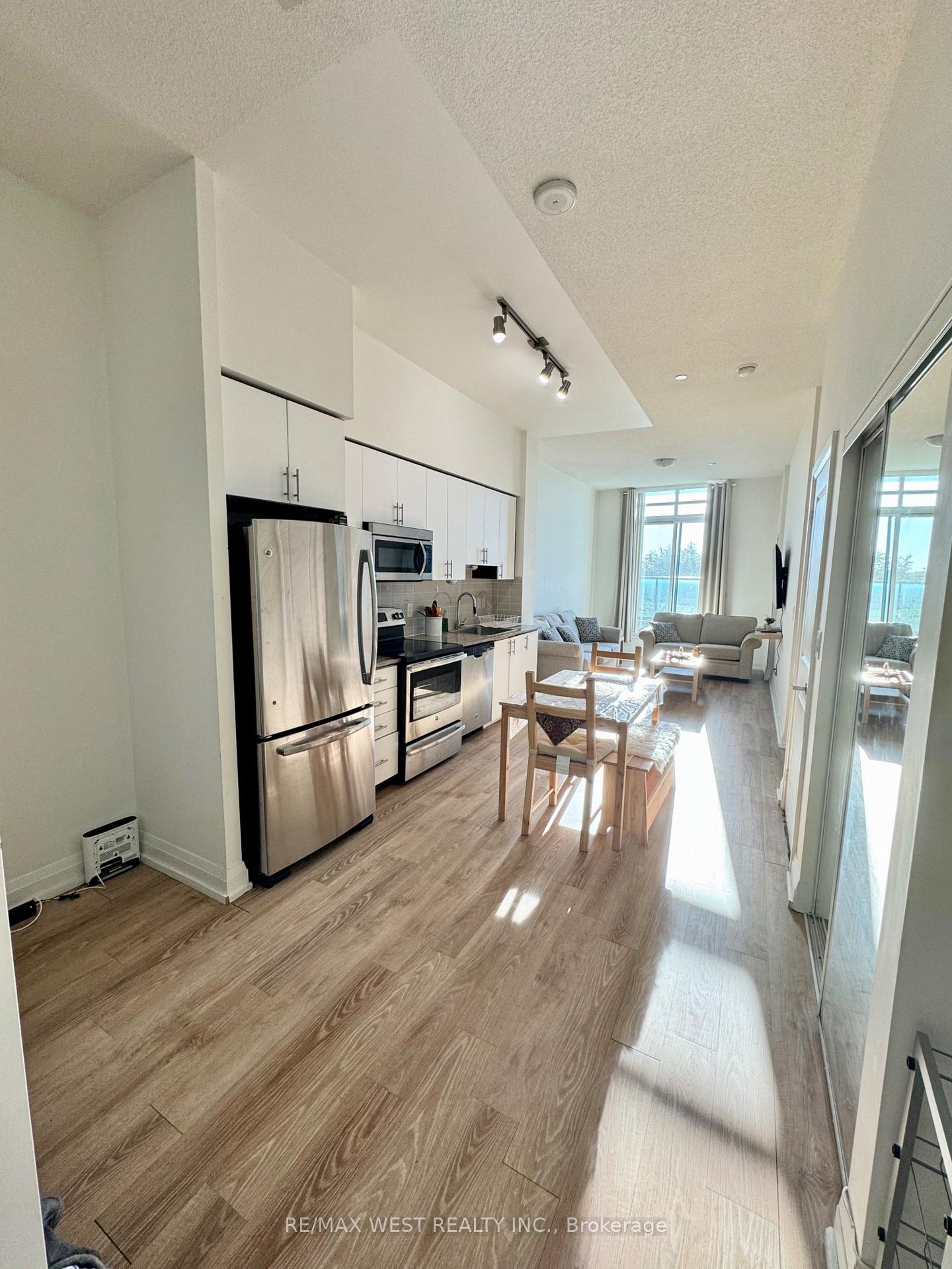 Photo 9 of Unit 327, 7161 Yonge Street, Markham, Grandview — HOMEH
