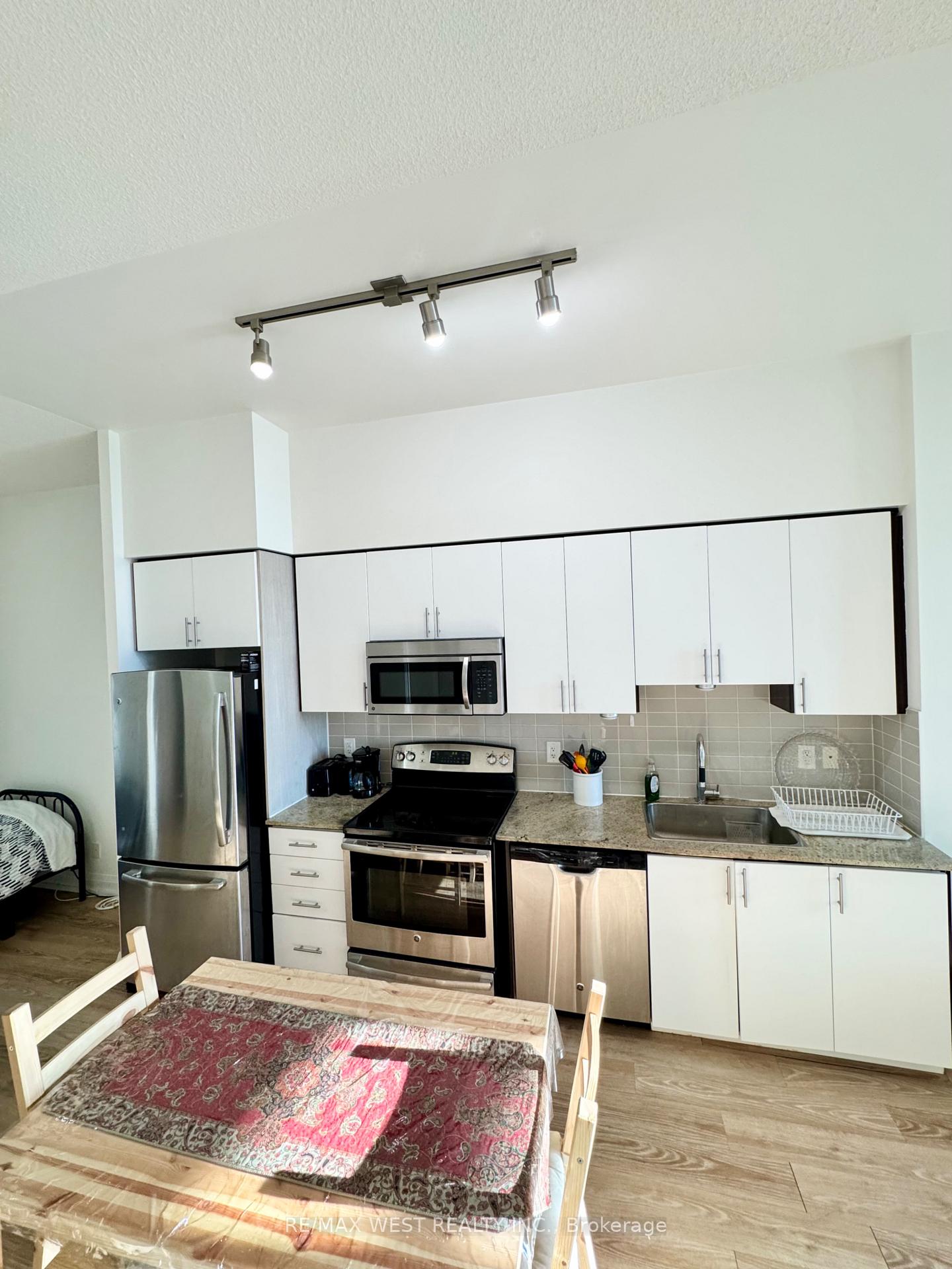 Photo 12 of Unit 327, 7161 Yonge Street, Markham, Grandview — HOMEH