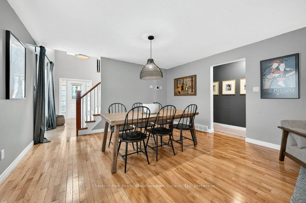 Photo 11 of 14 Teal Drive, Guelph, Kortright Hills — HOMEH