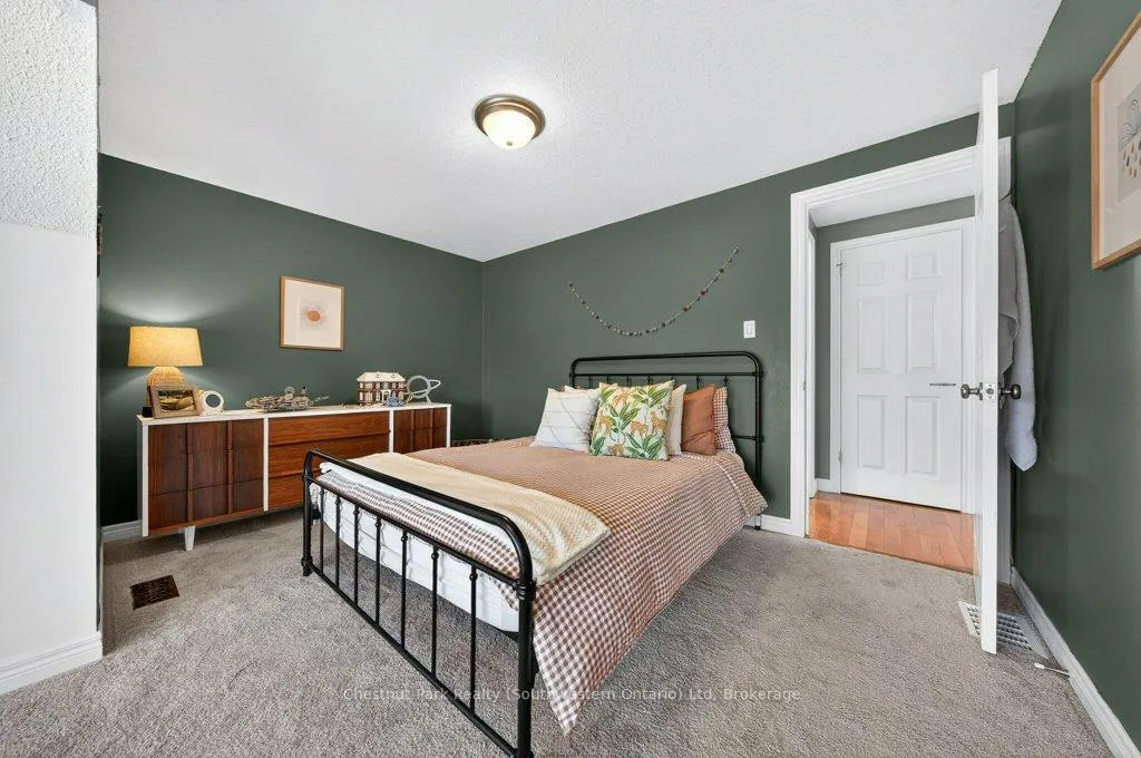 Photo 34 of 14 Teal Drive, Guelph, Kortright Hills — HOMEH