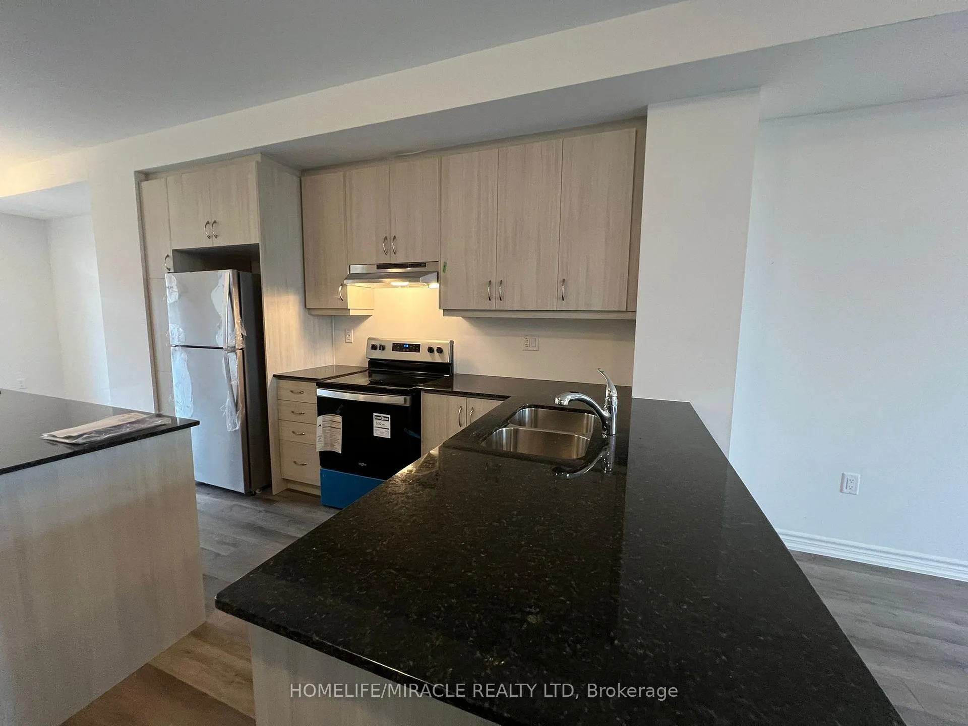 Photo 4 of 148 Keppel Circle, Brampton, Northwest Brampton — HOMEH
