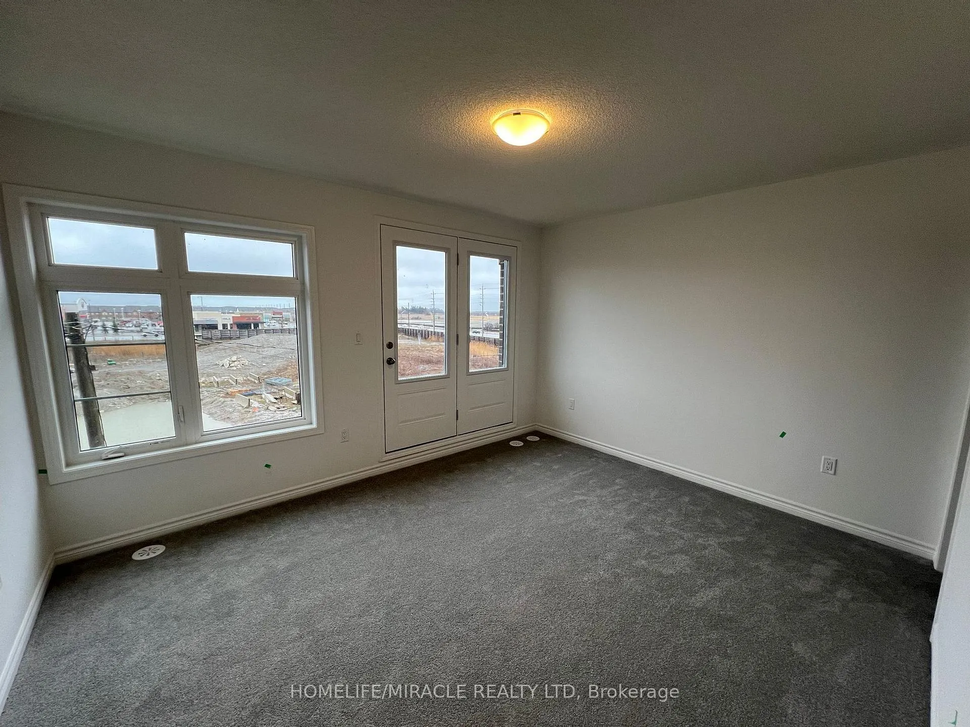 Photo 5 of 148 Keppel Circle, Brampton, Northwest Brampton — HOMEH