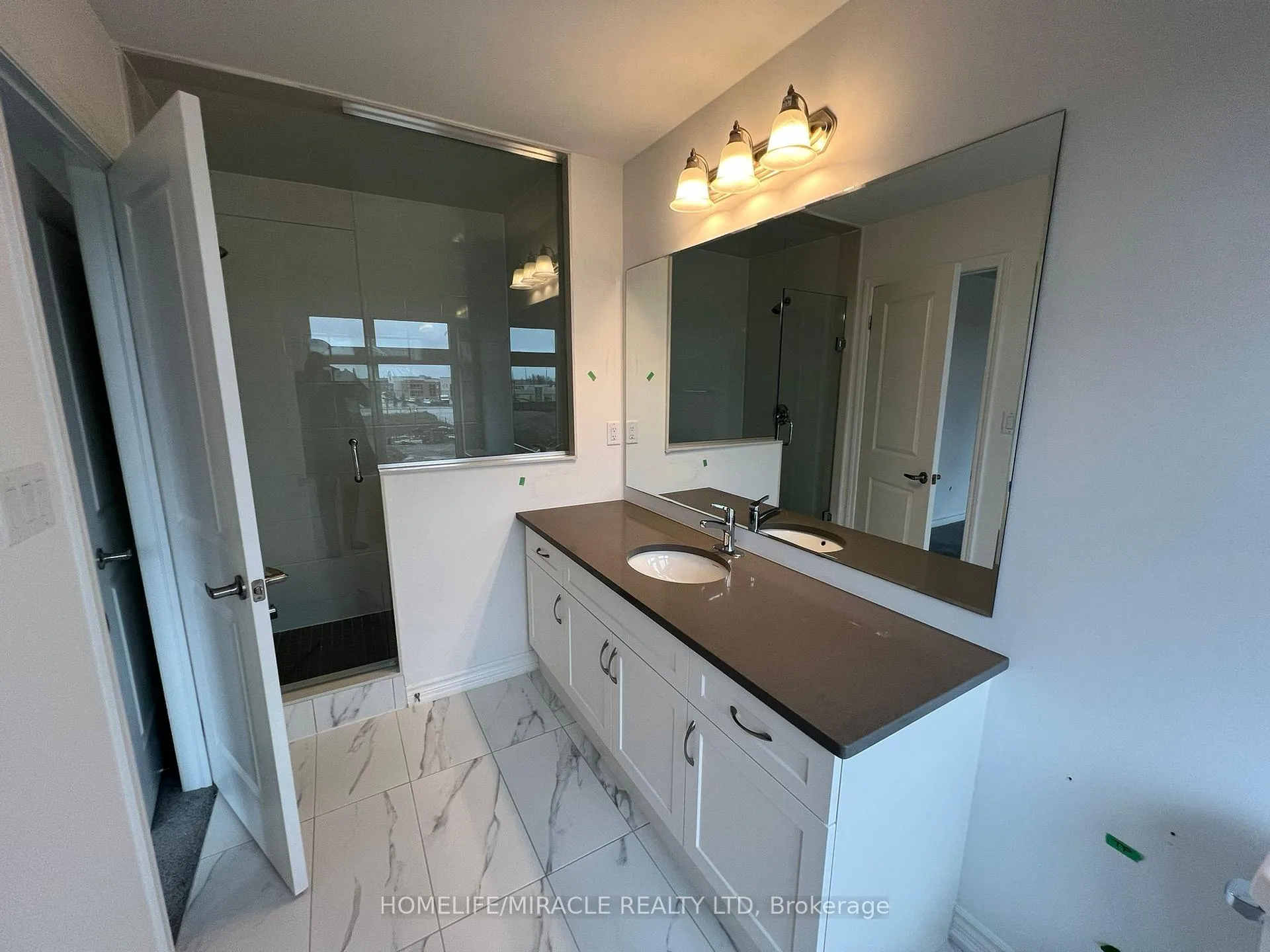 Photo 11 of 148 Keppel Circle, Brampton, Northwest Brampton — HOMEH