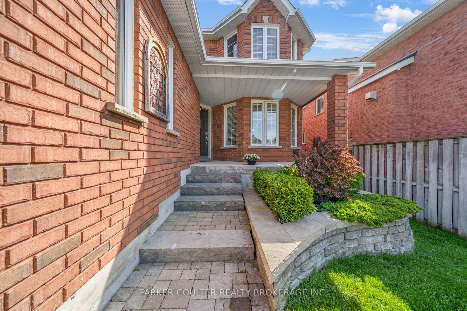 Photo 3 of 95 Livia Herman Way, Barrie, East Bayfield — HOMEH
