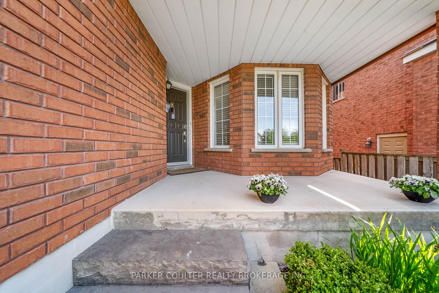 Photo 4 of 95 Livia Herman Way, Barrie, East Bayfield — HOMEH