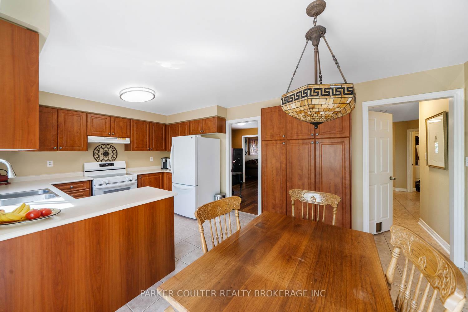 Photo 14 of 95 Livia Herman Way, Barrie, East Bayfield — HOMEH