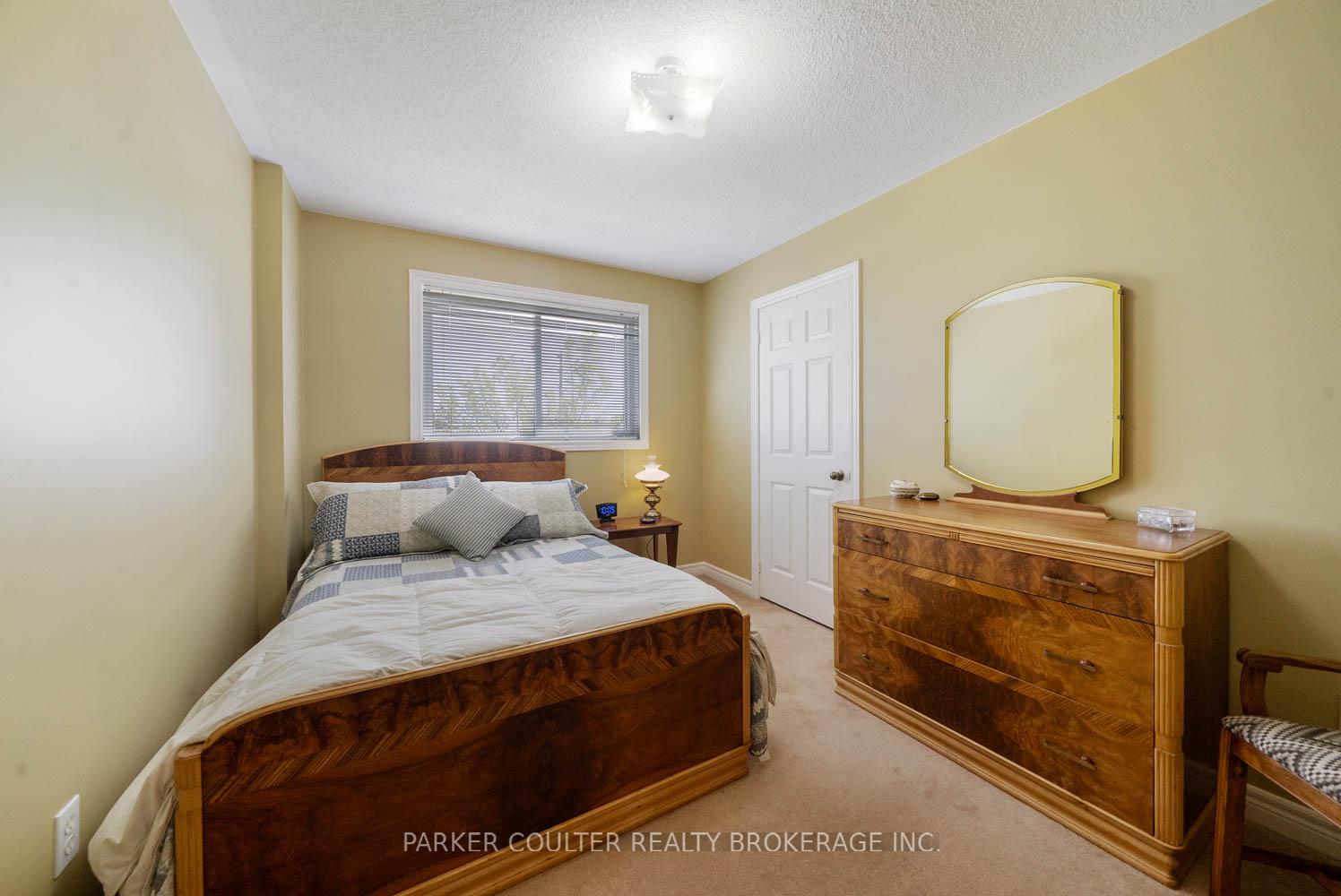 Photo 19 of 95 Livia Herman Way, Barrie, East Bayfield — HOMEH