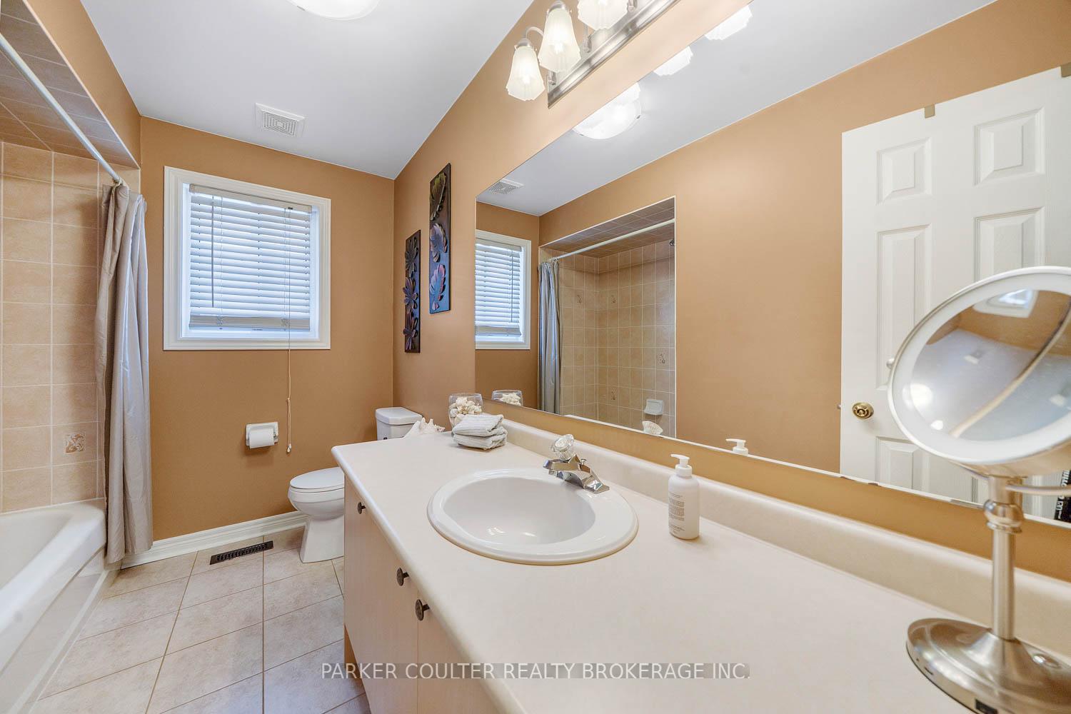 Photo 22 of 95 Livia Herman Way, Barrie, East Bayfield — HOMEH