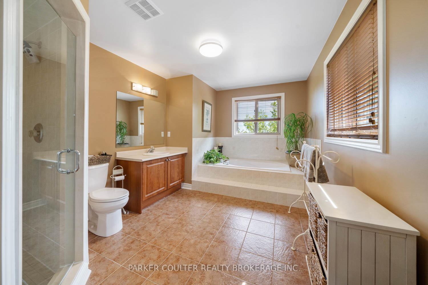 Photo 28 of 95 Livia Herman Way, Barrie, East Bayfield — HOMEH