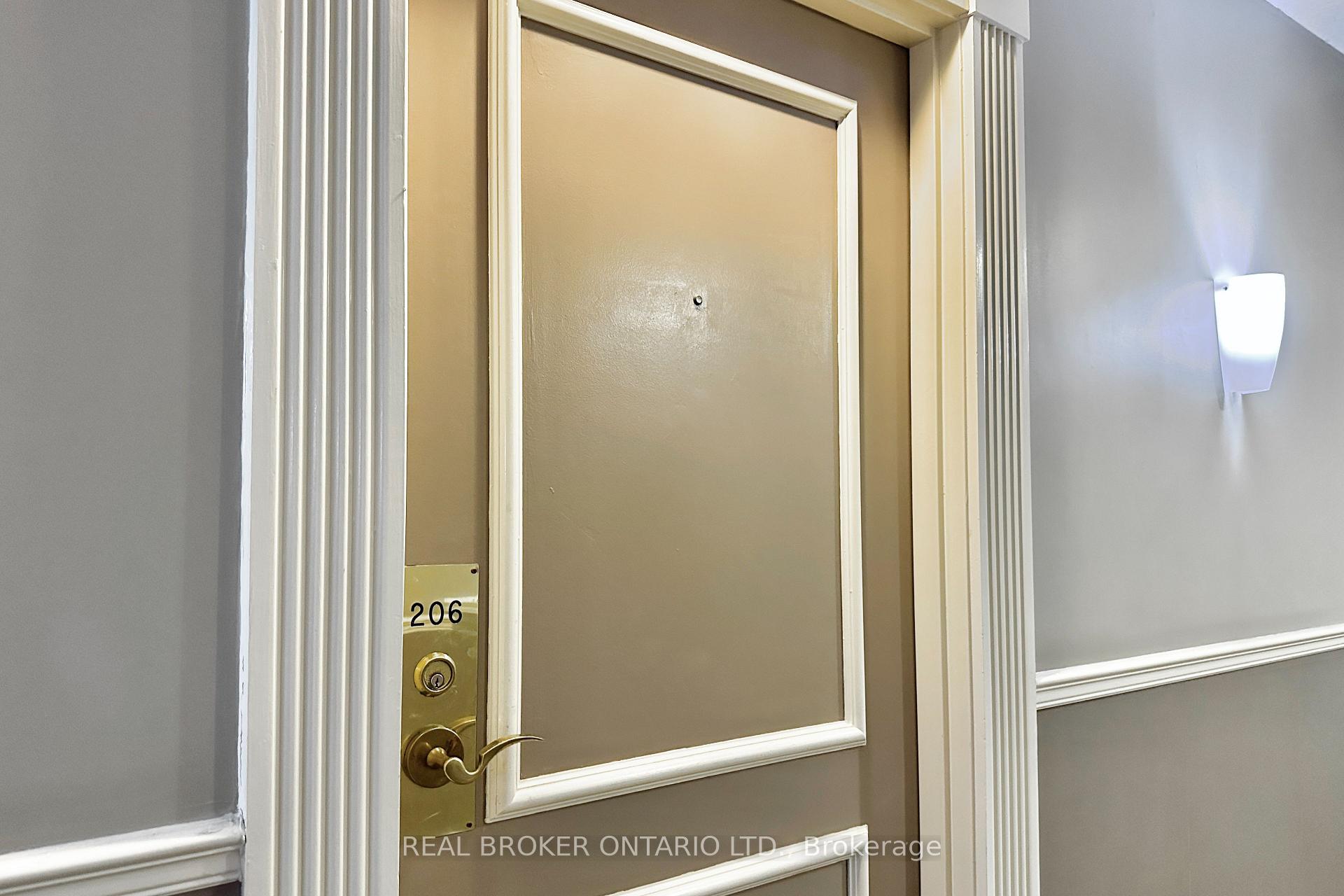 Photo 5 of Unit 206, 135 Pond Drive, Markham, Commerce Valley — HOMEH