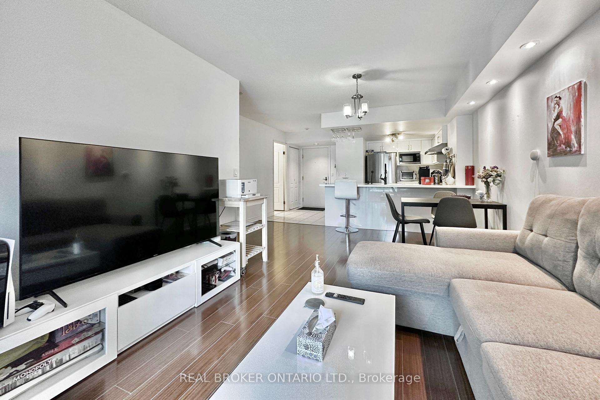 Photo 9 of Unit 206, 135 Pond Drive, Markham, Commerce Valley — HOMEH