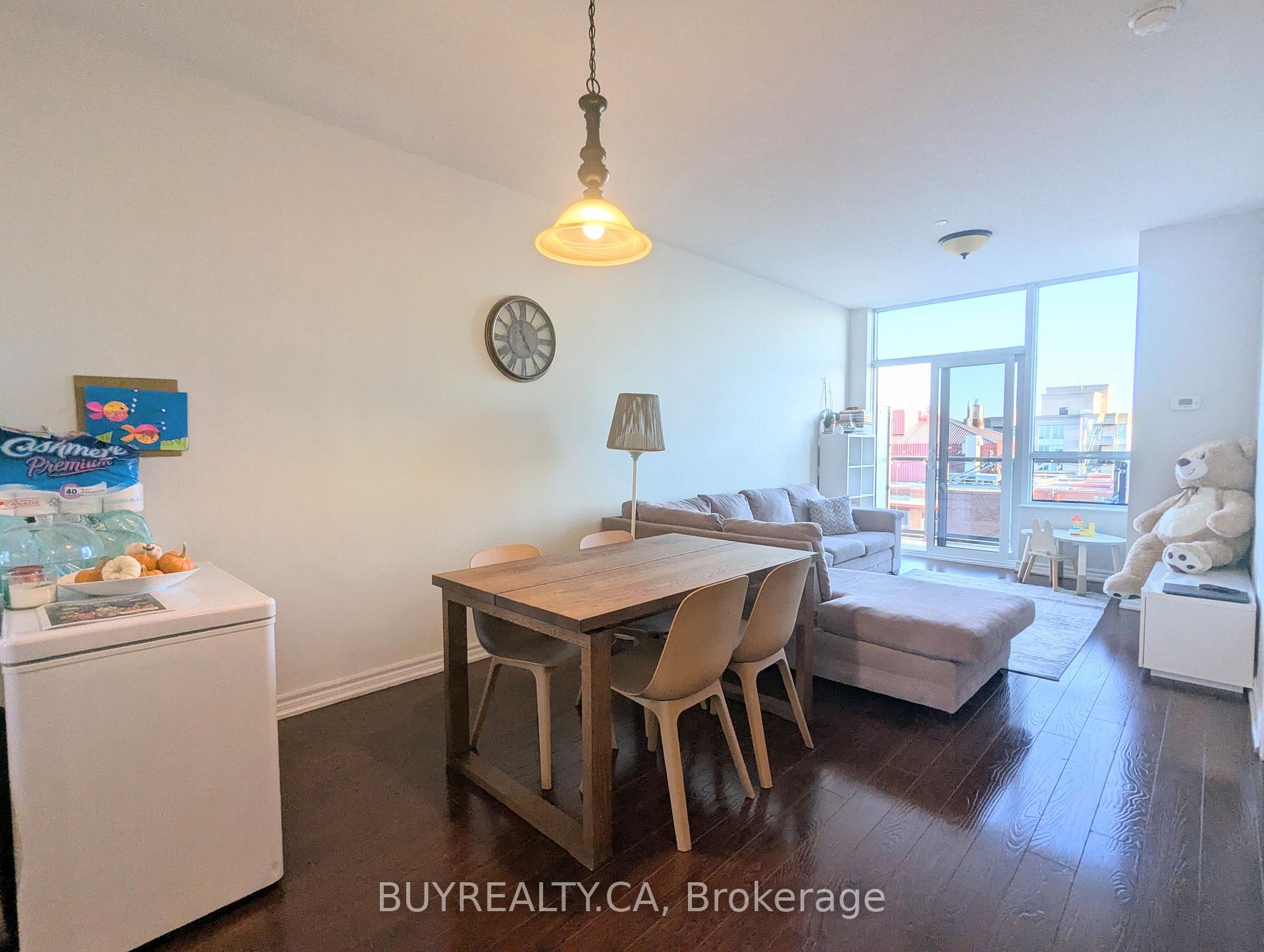 Photo 2 of Unit Ph12, 35 Saranac Boulevard, Toronto, Englemount-Lawrence — HOMEH