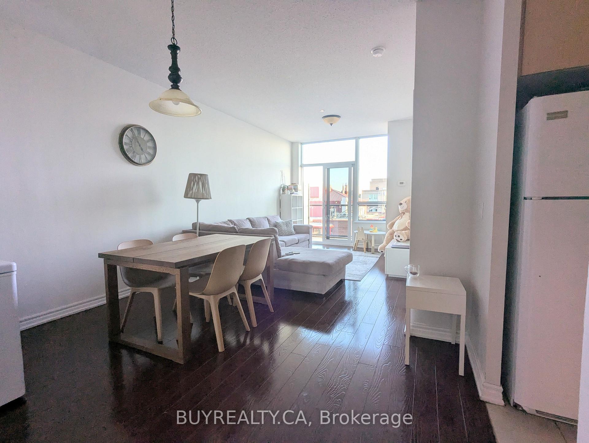 Photo 3 of Unit Ph12, 35 Saranac Boulevard, Toronto, Englemount-Lawrence — HOMEH