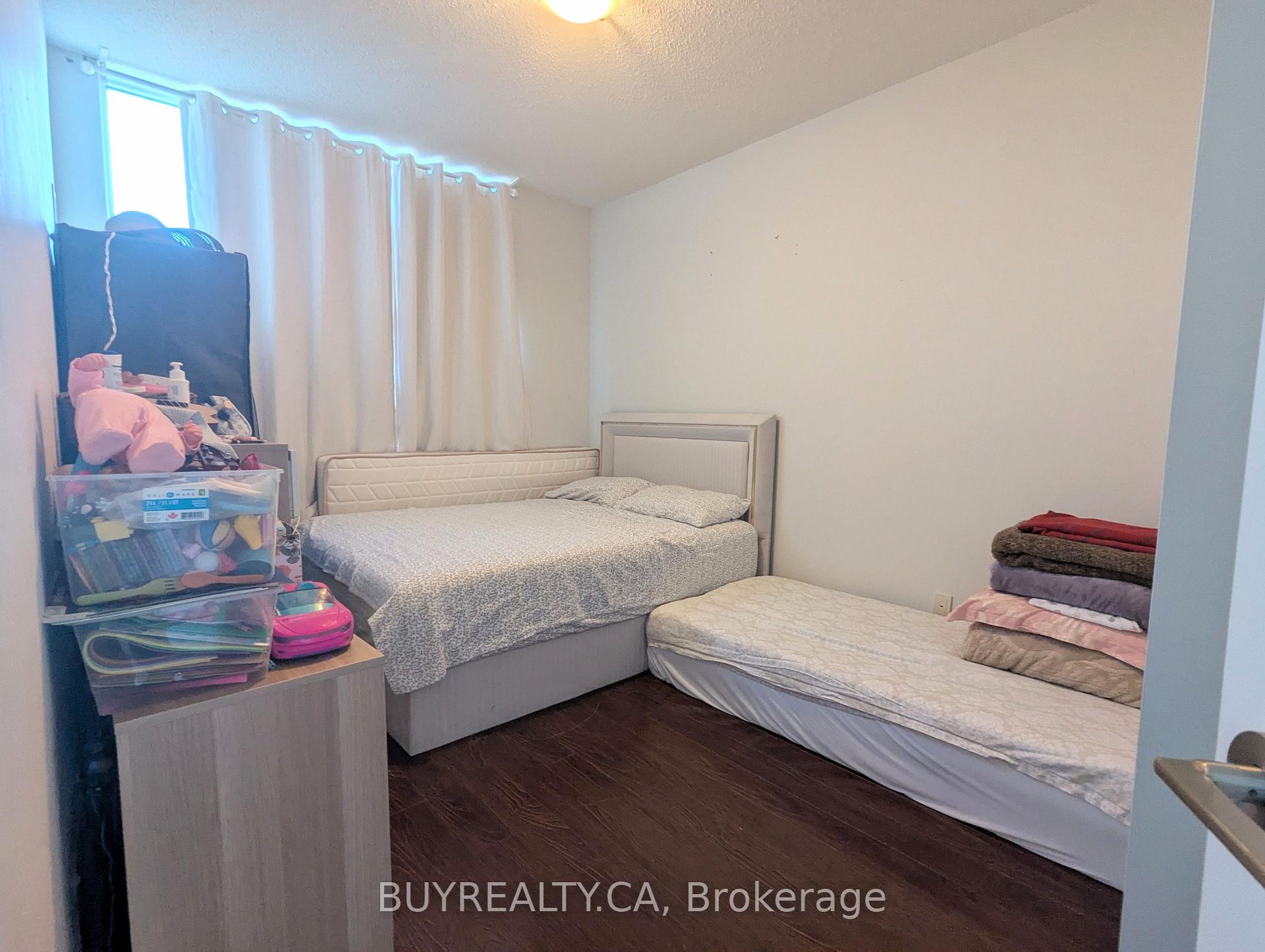 Photo 9 of Unit Ph12, 35 Saranac Boulevard, Toronto, Englemount-Lawrence — HOMEH
