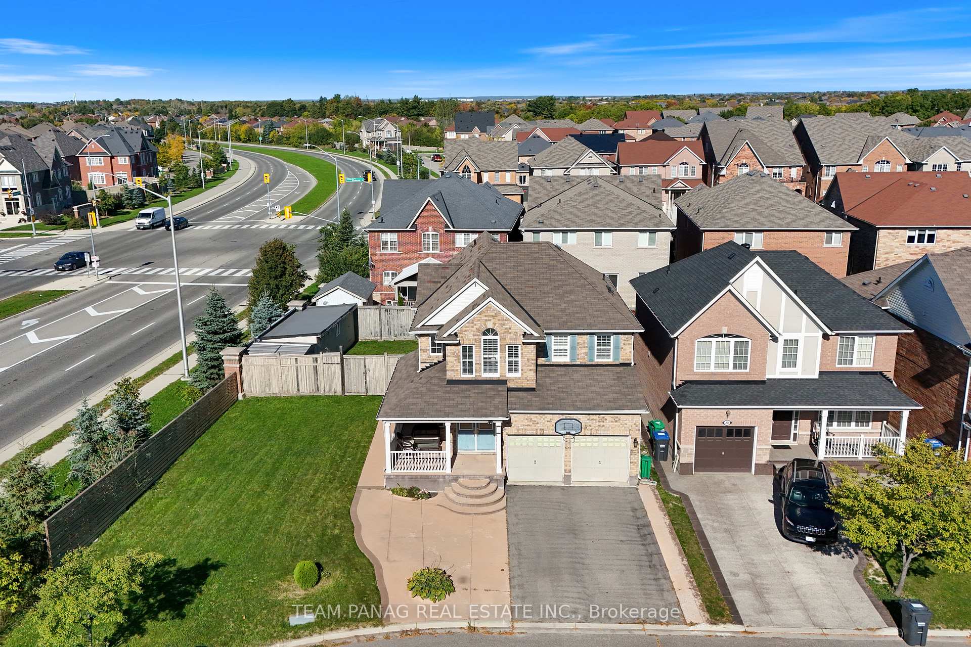 Front of 22 Coachlight Crescent