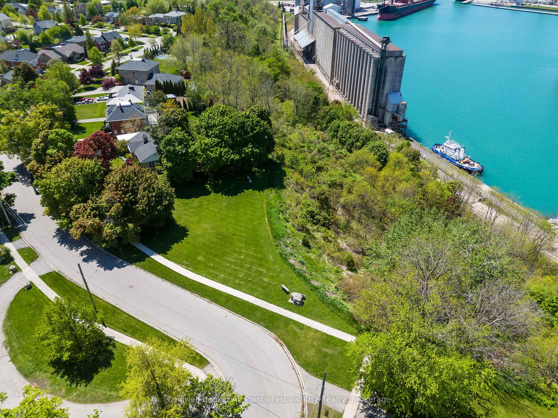 Photo 3 of 104 St Georges Crescent, Goderich, Goderich (Town) — HOMEH