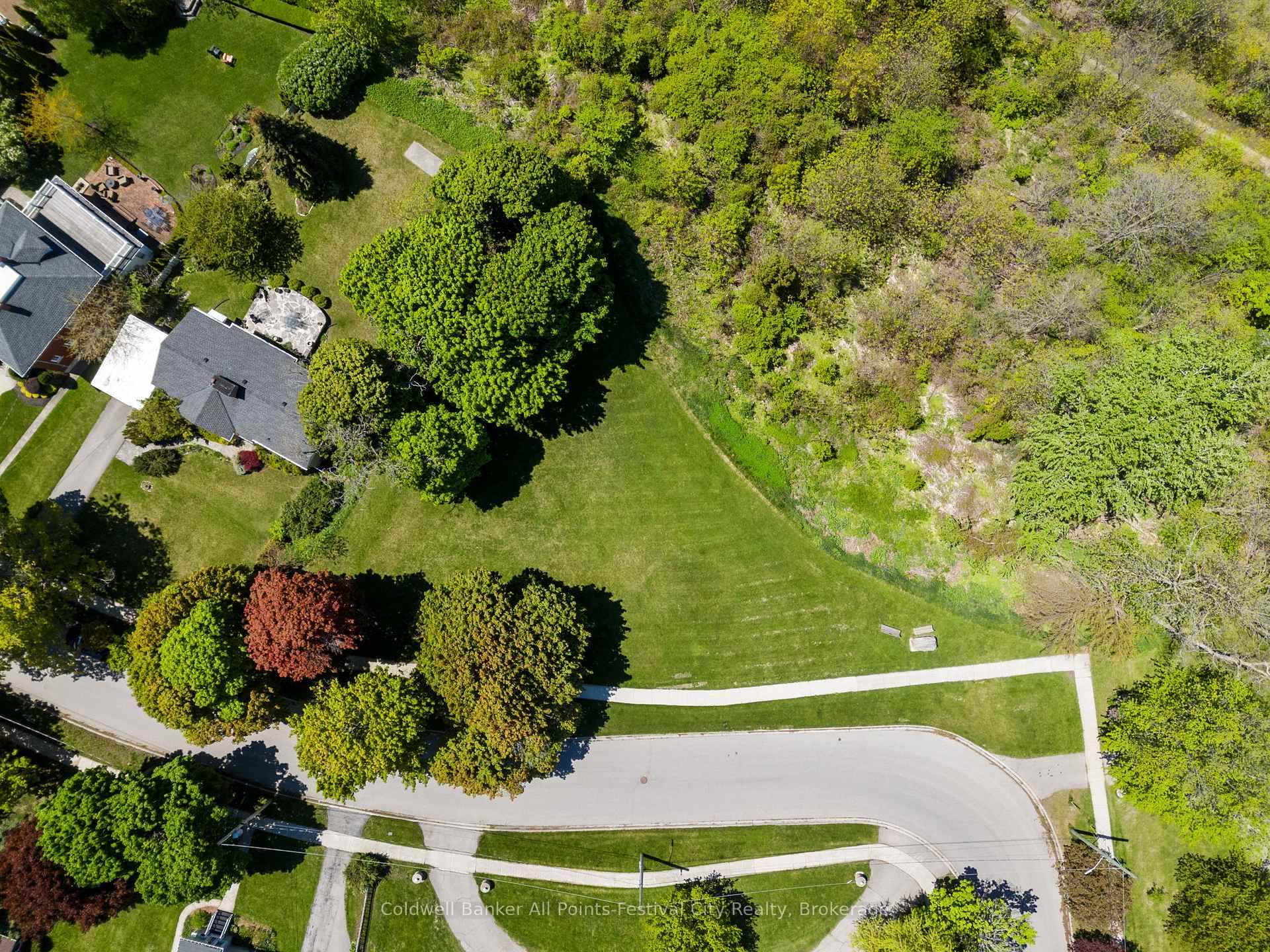 Photo 9 of 104 St Georges Crescent, Goderich, Goderich (Town) — HOMEH