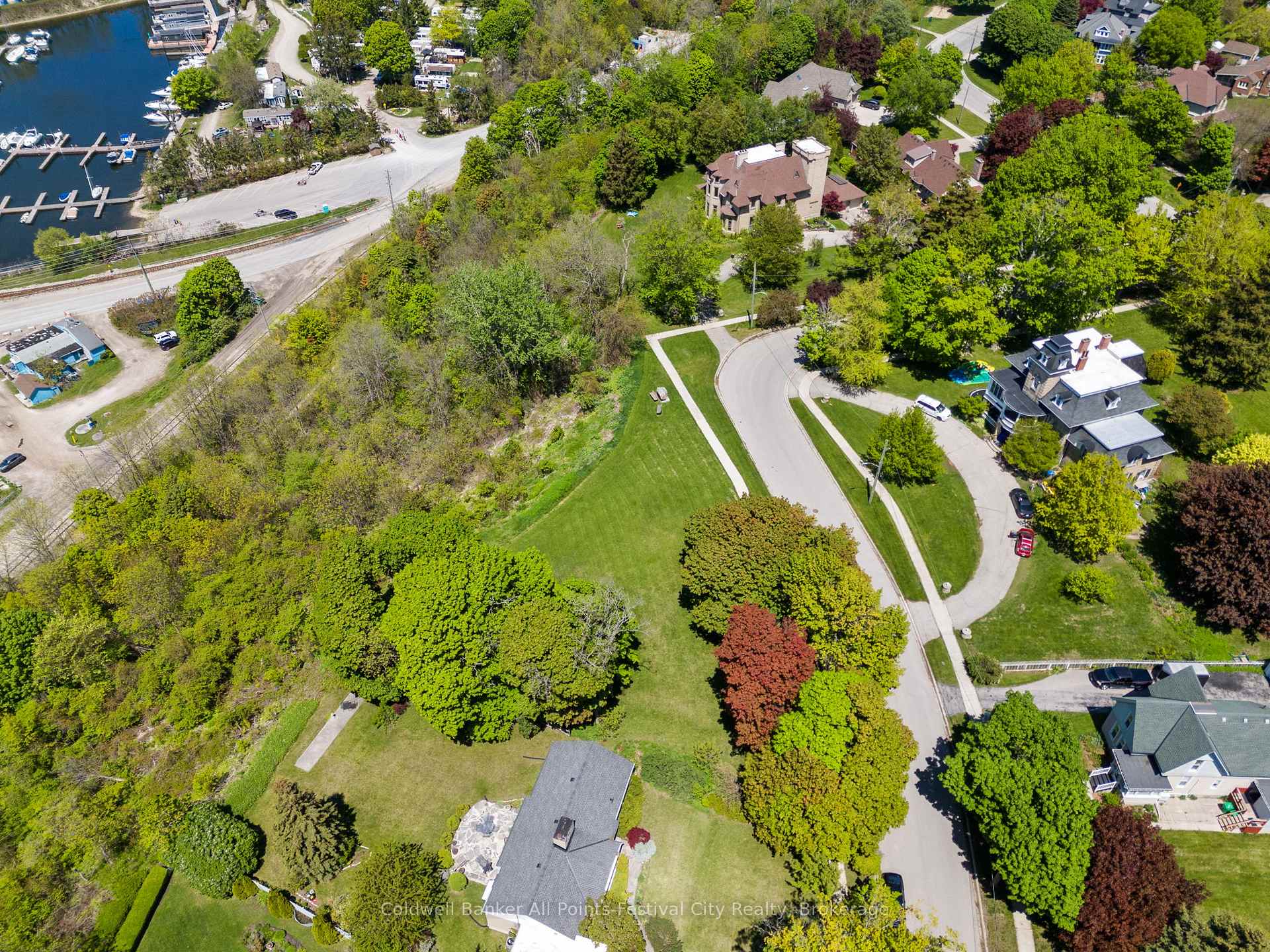 Photo 10 of 104 St Georges Crescent, Goderich, Goderich (Town) — HOMEH
