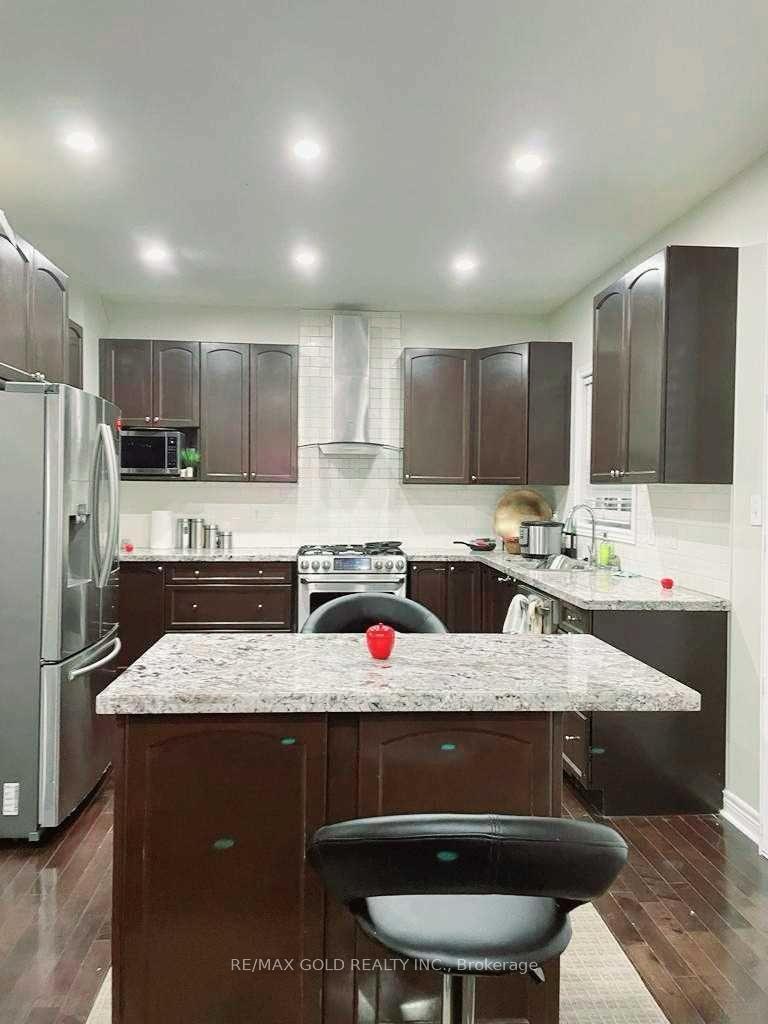 Photo 3 of 442 Sunny Meadow Boulevard, Brampton, Sandringham-Wellington — HOMEH
