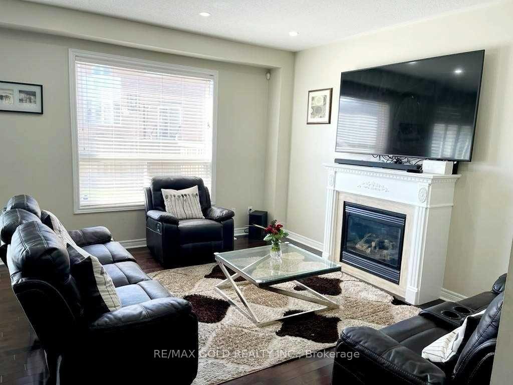 Photo 4 of 442 Sunny Meadow Boulevard, Brampton, Sandringham-Wellington — HOMEH