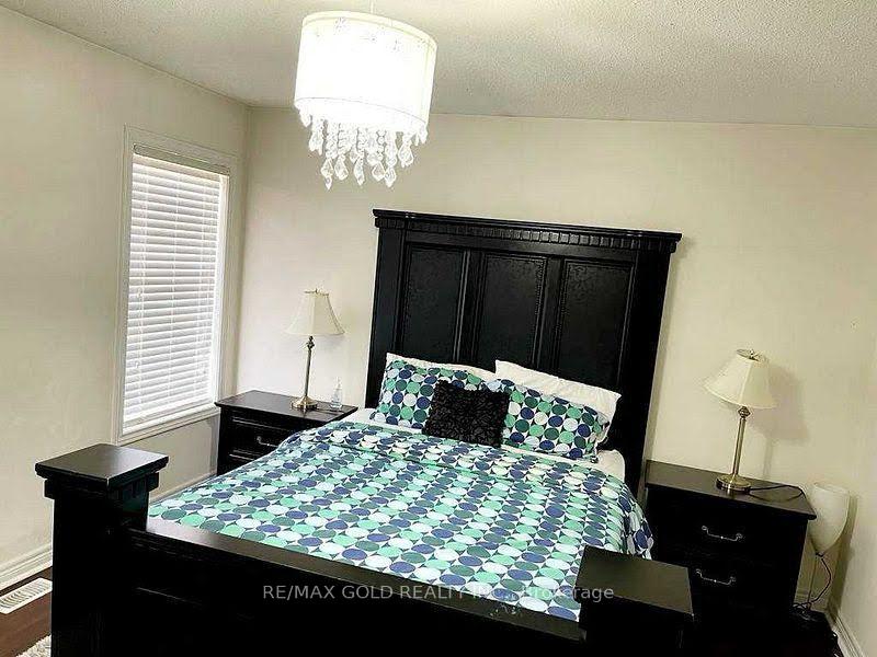 Photo 11 of 442 Sunny Meadow Boulevard, Brampton, Sandringham-Wellington — HOMEH