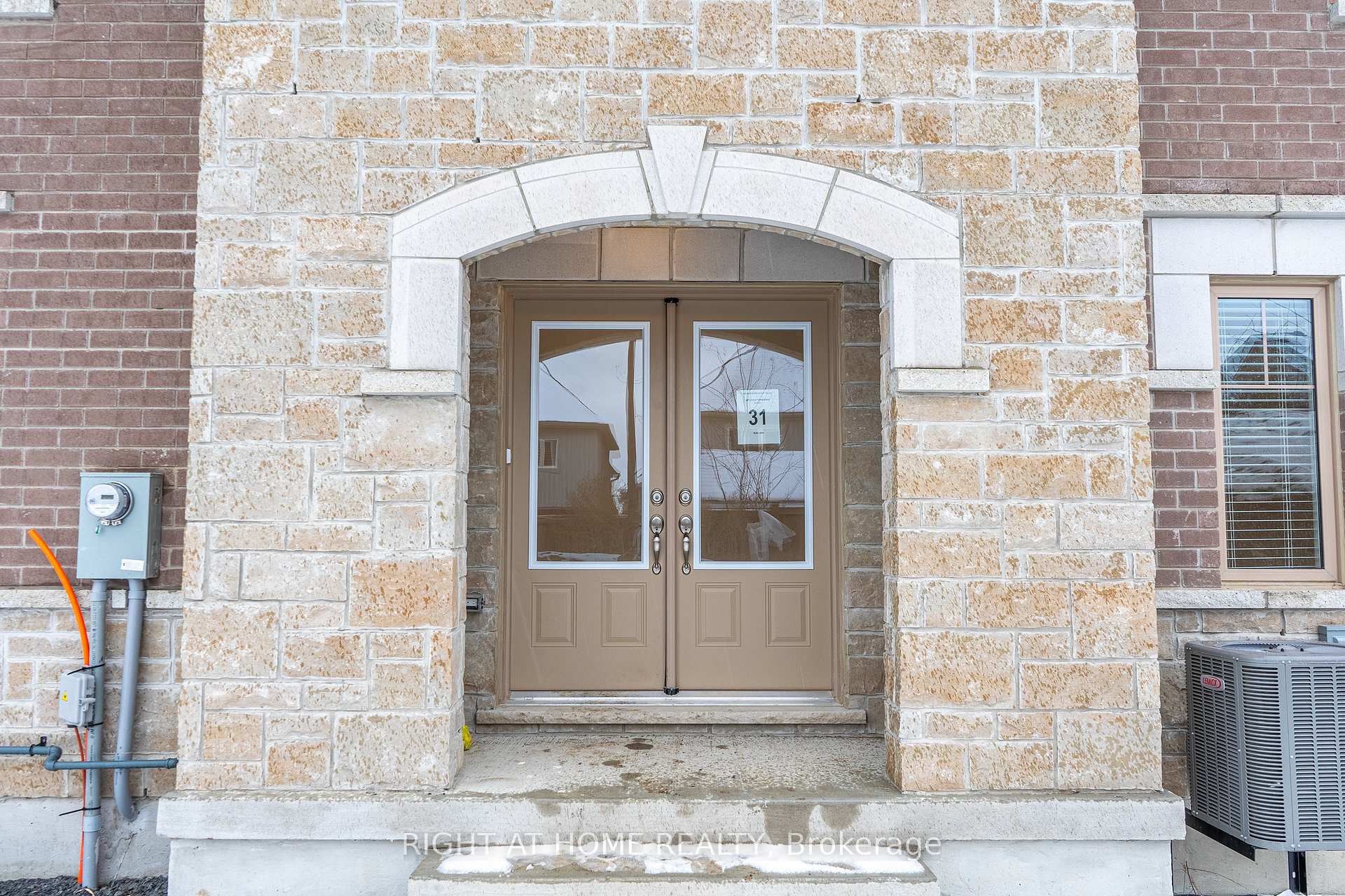 Photo 2 of 116 Bavin Street, Clarington, Bowmanville — HOMEH