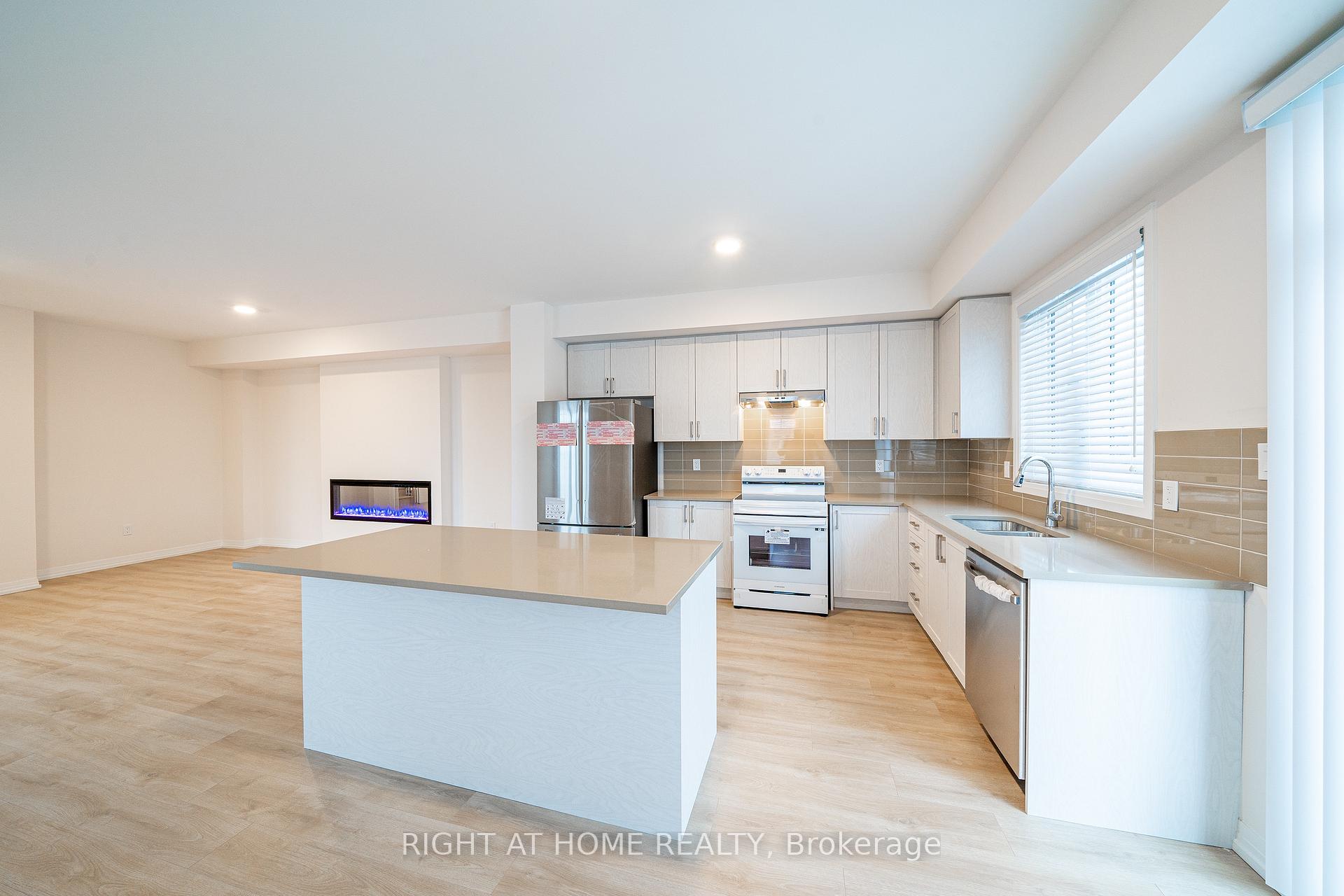Photo 12 of 116 Bavin Street, Clarington, Bowmanville — HOMEH