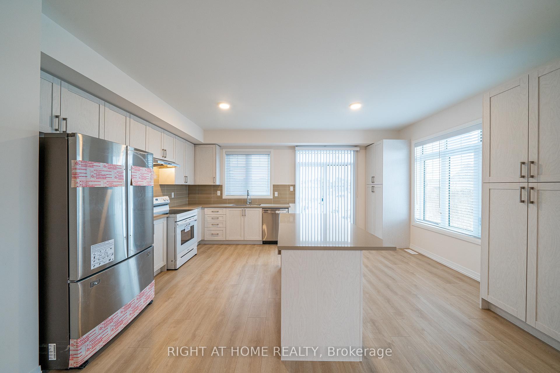 Photo 13 of 116 Bavin Street, Clarington, Bowmanville — HOMEH