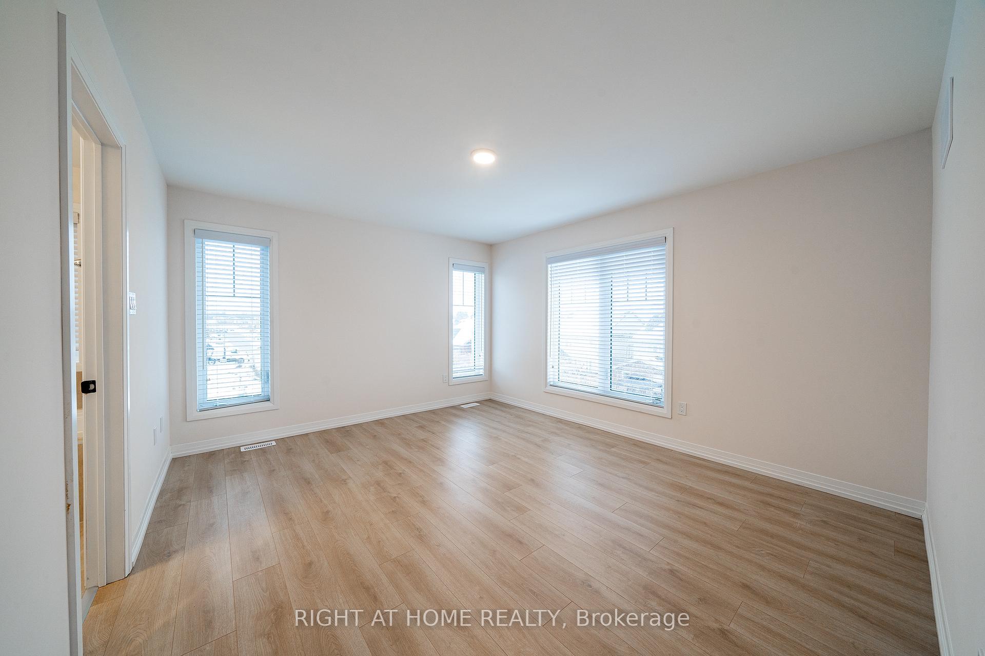 Photo 25 of 116 Bavin Street, Clarington, Bowmanville — HOMEH