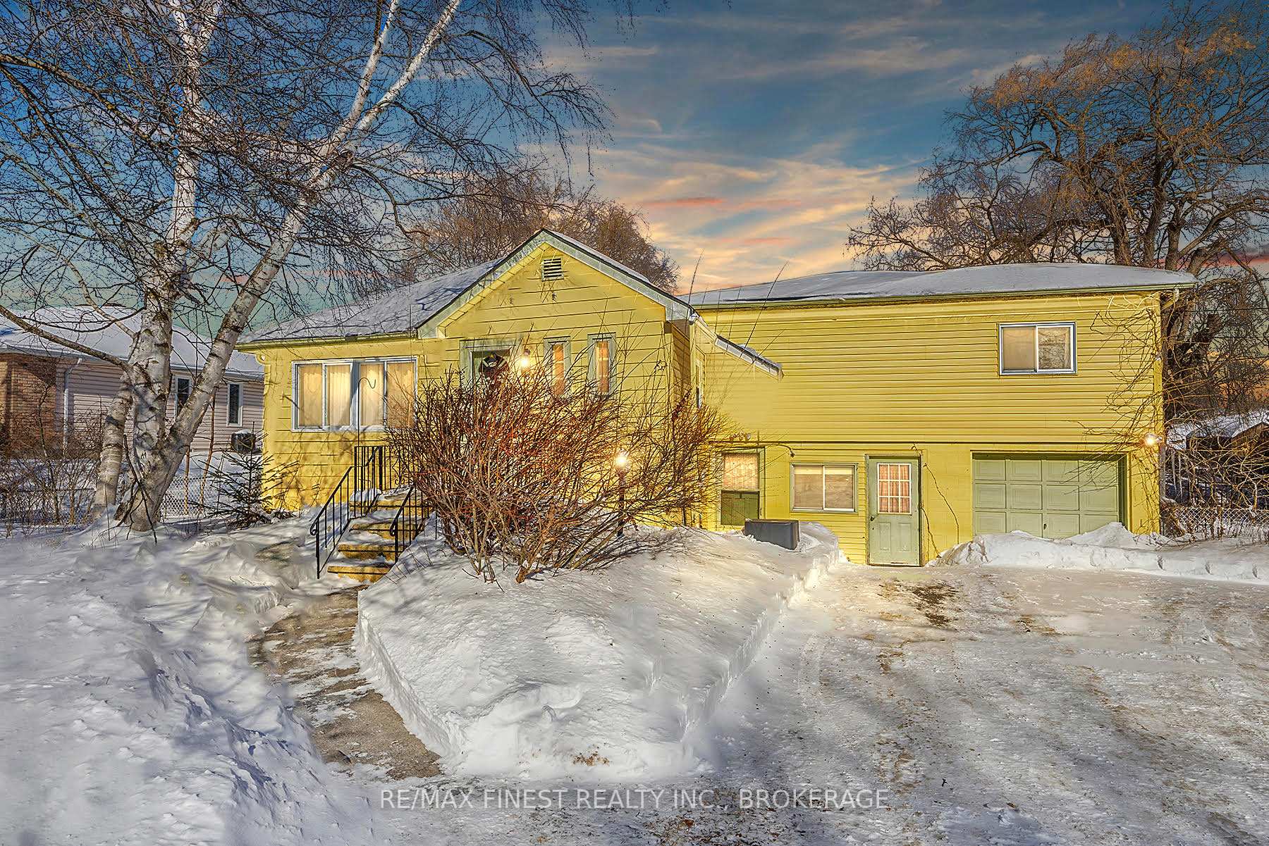 Photo 1 of 640 King Street W, Gananoque — HOMEH
