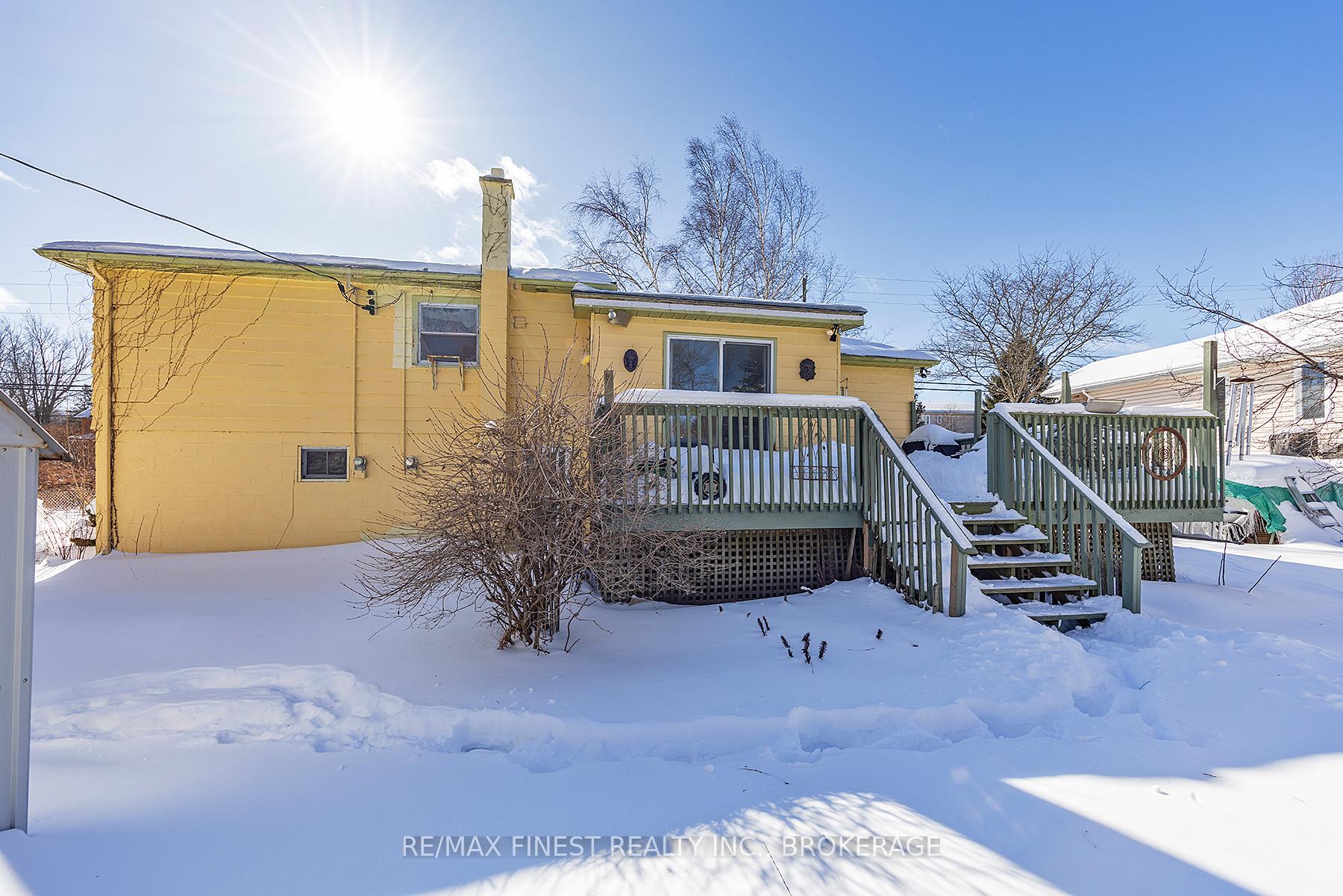 Photo 6 of 640 King Street W, Gananoque — HOMEH