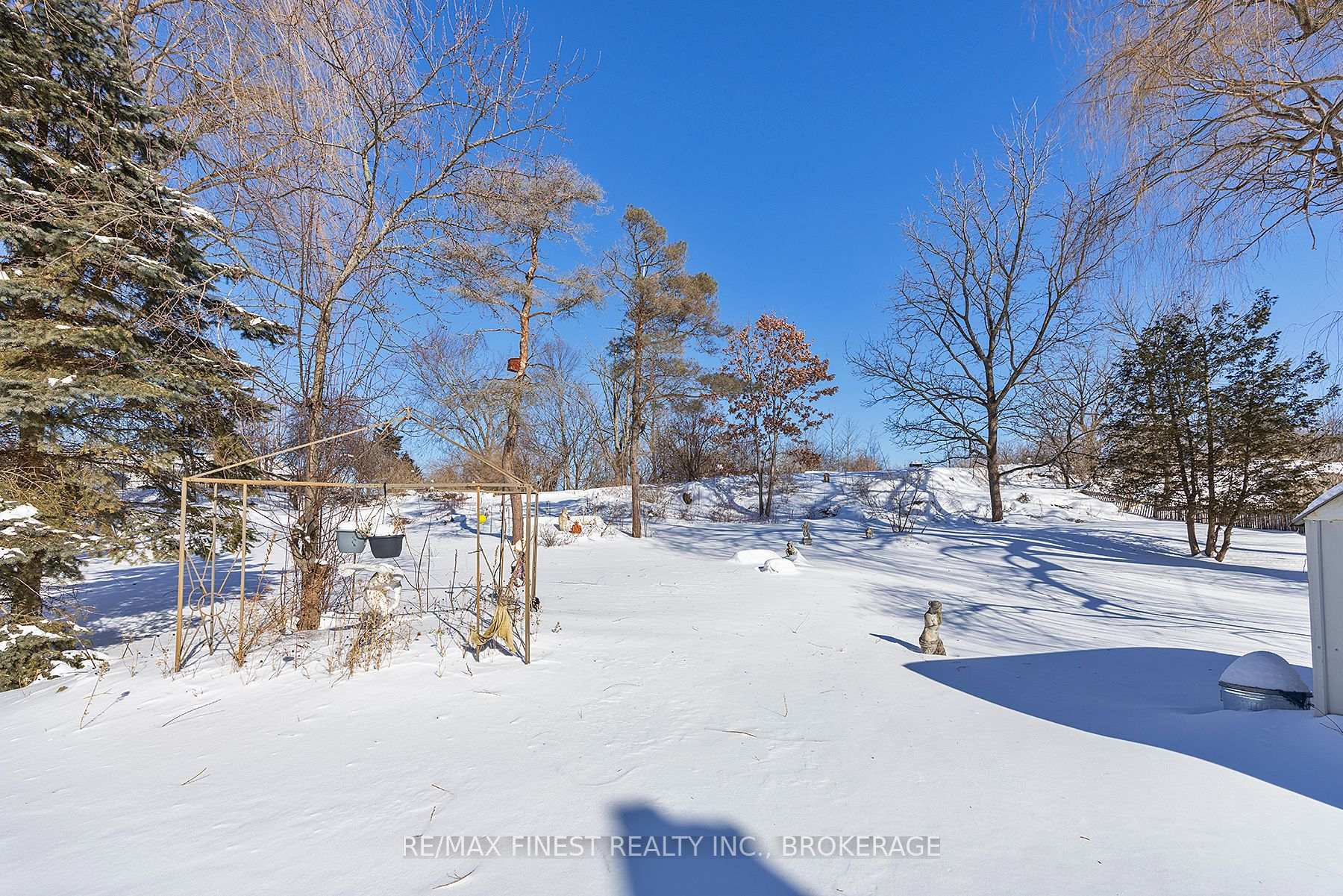 Photo 7 of 640 King Street W, Gananoque — HOMEH