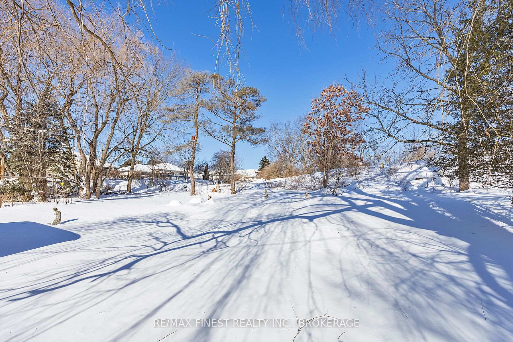 Photo 8 of 640 King Street W, Gananoque — HOMEH