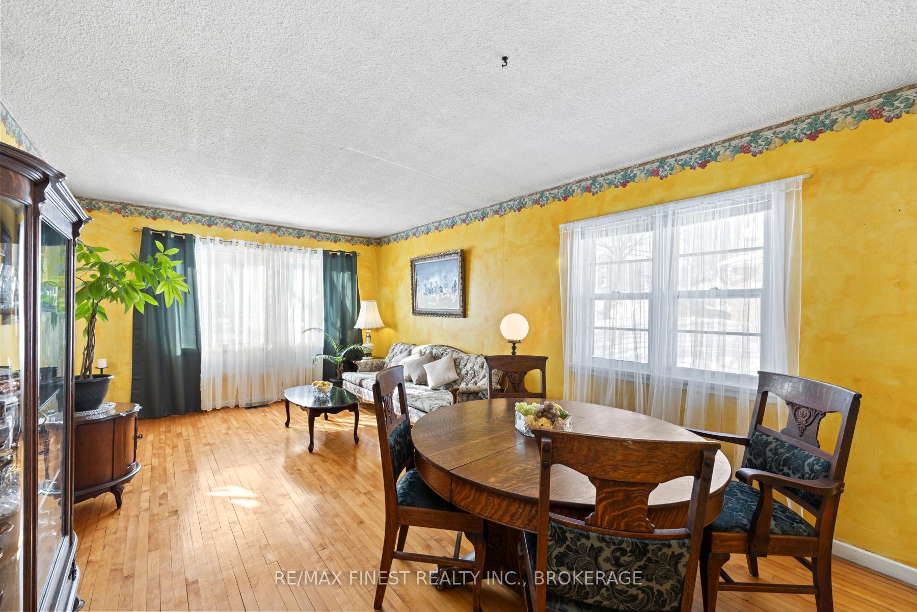 Photo 10 of 640 King Street W, Gananoque — HOMEH