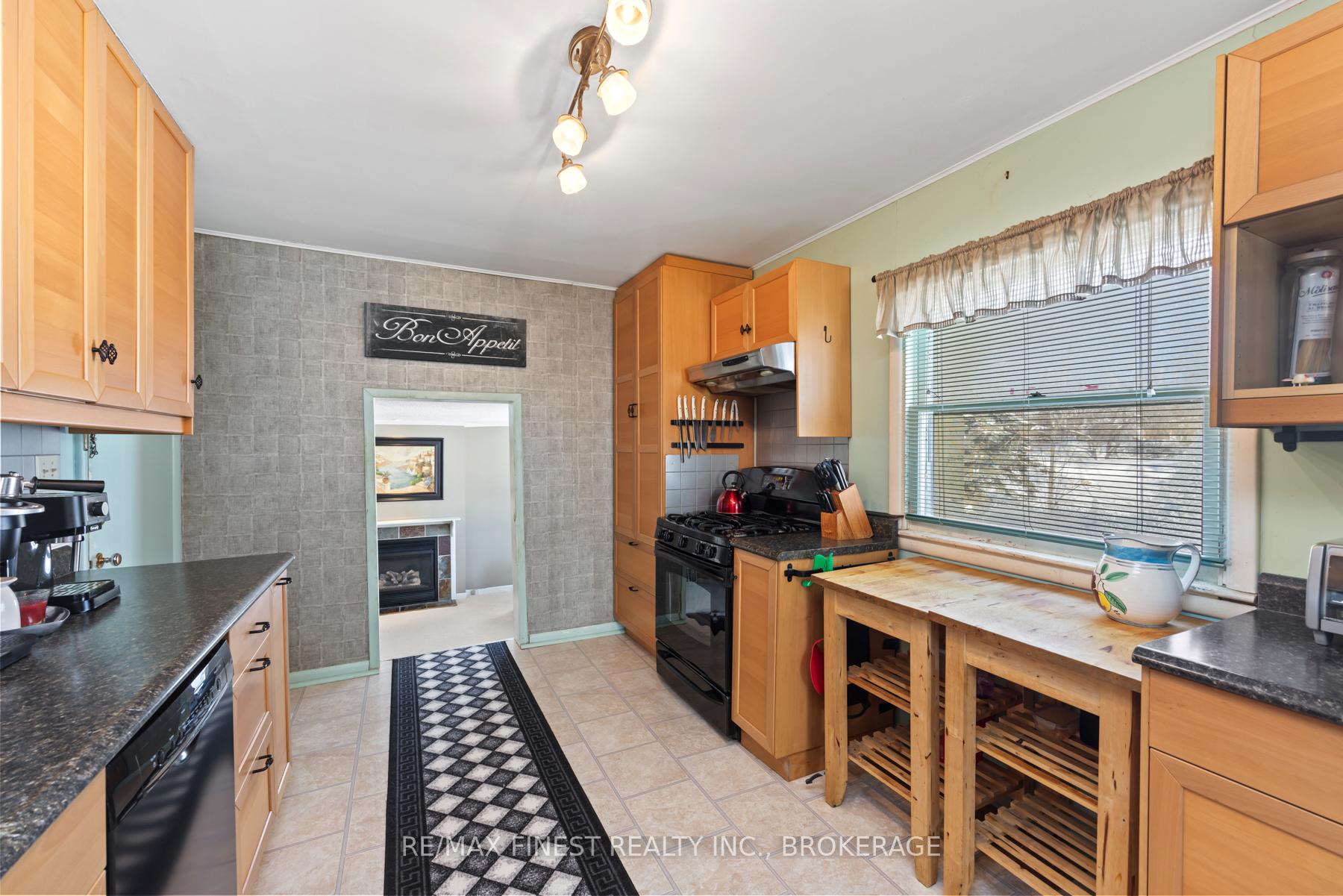 Photo 24 of 640 King Street W, Gananoque — HOMEH