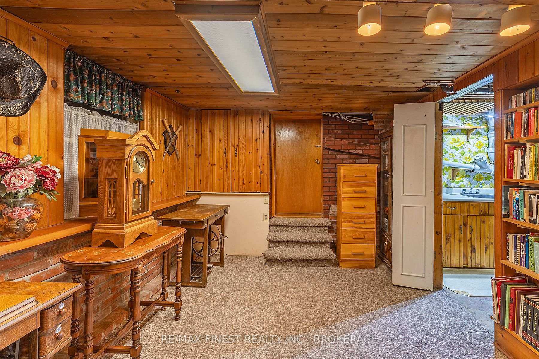 Photo 34 of 640 King Street W, Gananoque — HOMEH