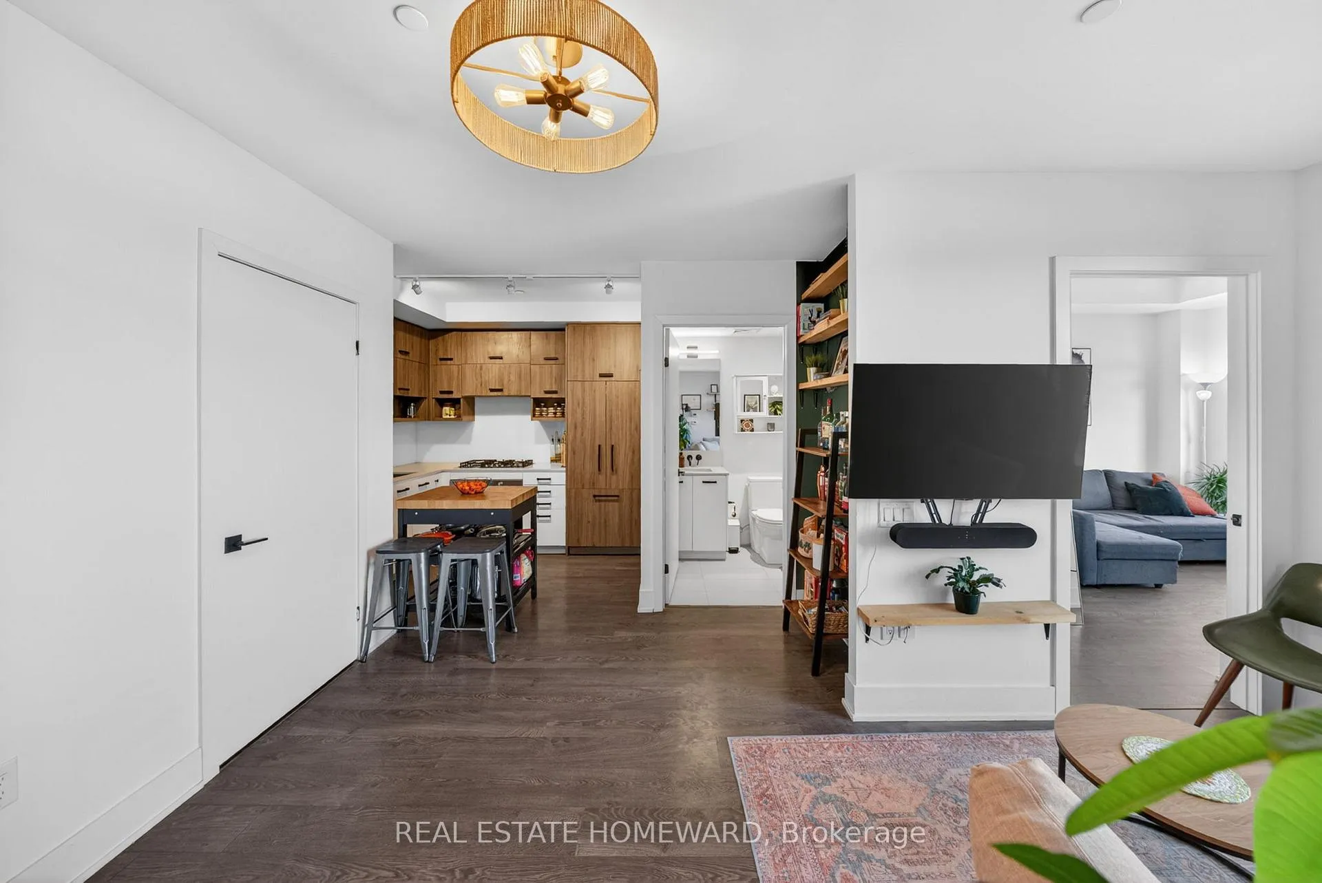 Photo 5 of Unit 605, 1888 Queen Street E, Toronto, The Beaches — HOMEH