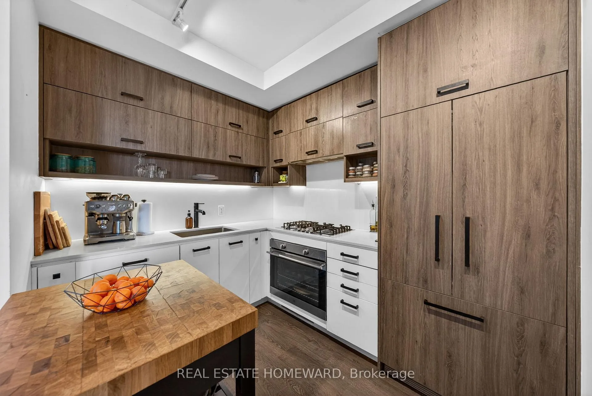 Photo 6 of Unit 605, 1888 Queen Street E, Toronto, The Beaches — HOMEH