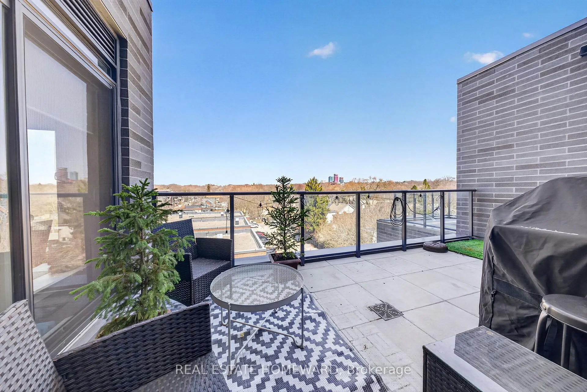 Photo 11 of Unit 605, 1888 Queen Street E, Toronto, The Beaches — HOMEH