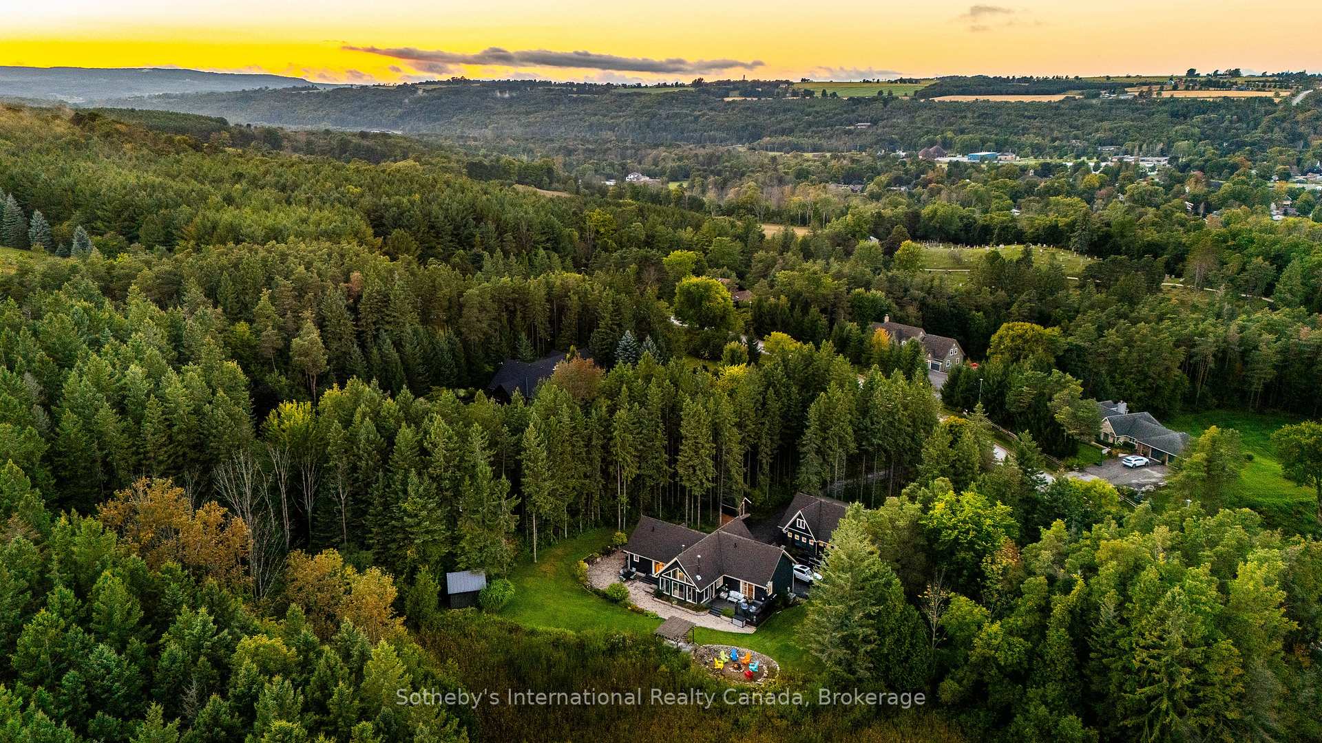 Photo 4 of 5 Purple Hill Lane, Clearview, Creemore — HOMEH